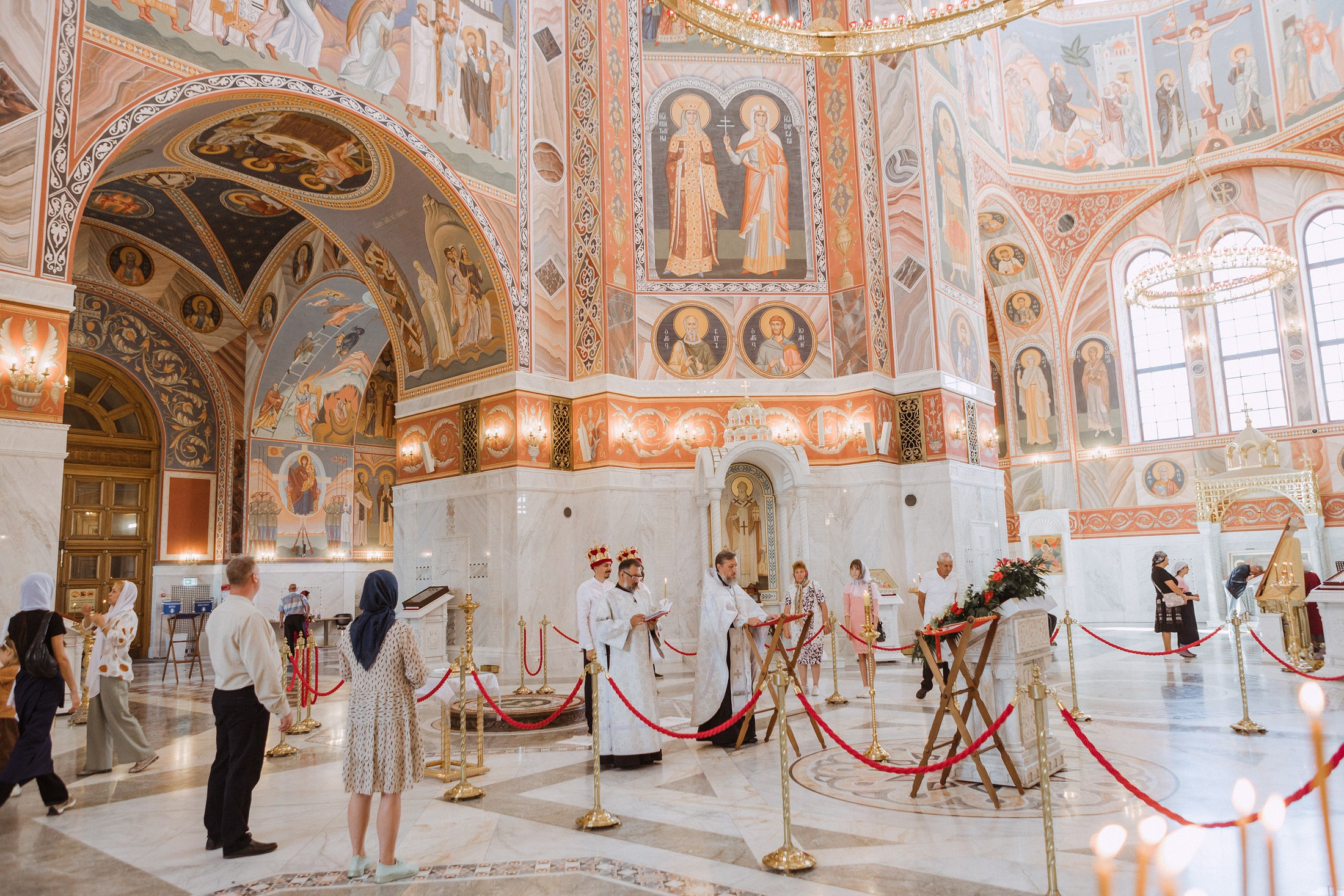 Собор Александра Невского. Венчание Андрея и Марии. Фотографы в городе Волгограде — Людмила Агеева и Алексей Околелов