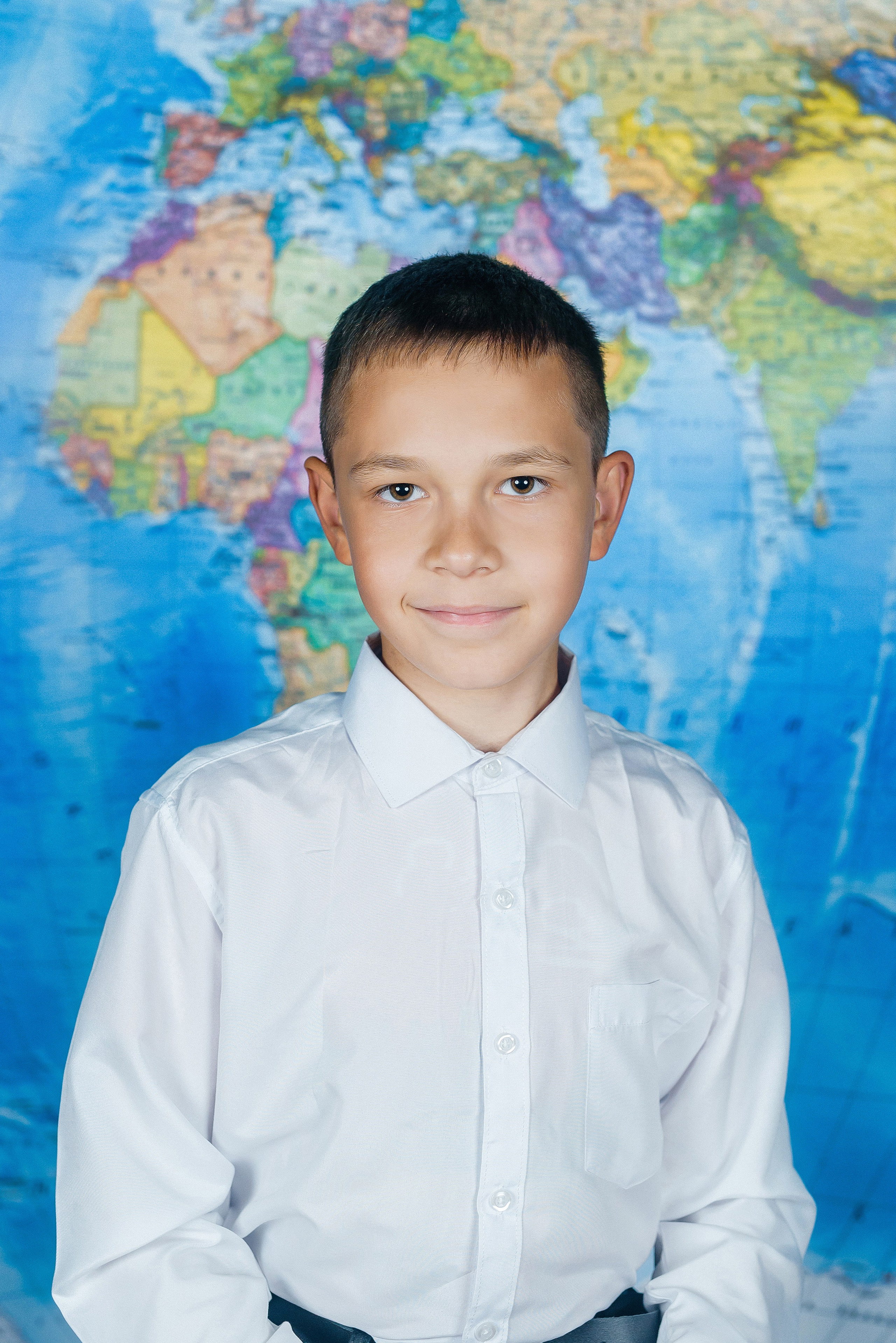 На фоне карты. Семейный фотограф в Барнауле