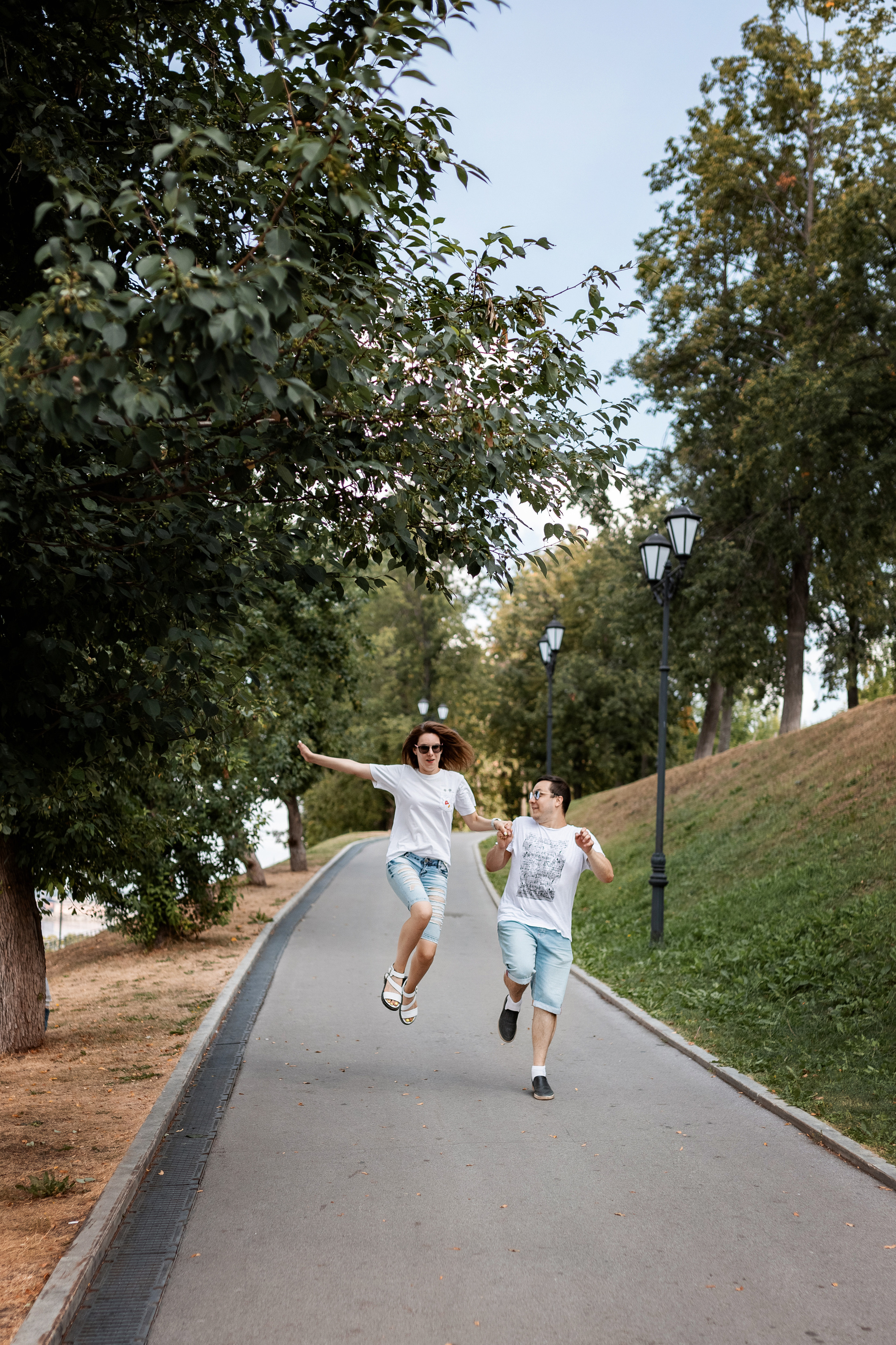 Романтическая прогулка Владислав и Нина. Август 2022. Фотограф Пермь. Свадьбы. Семья и дети, школа, д. сад. Фотокниги