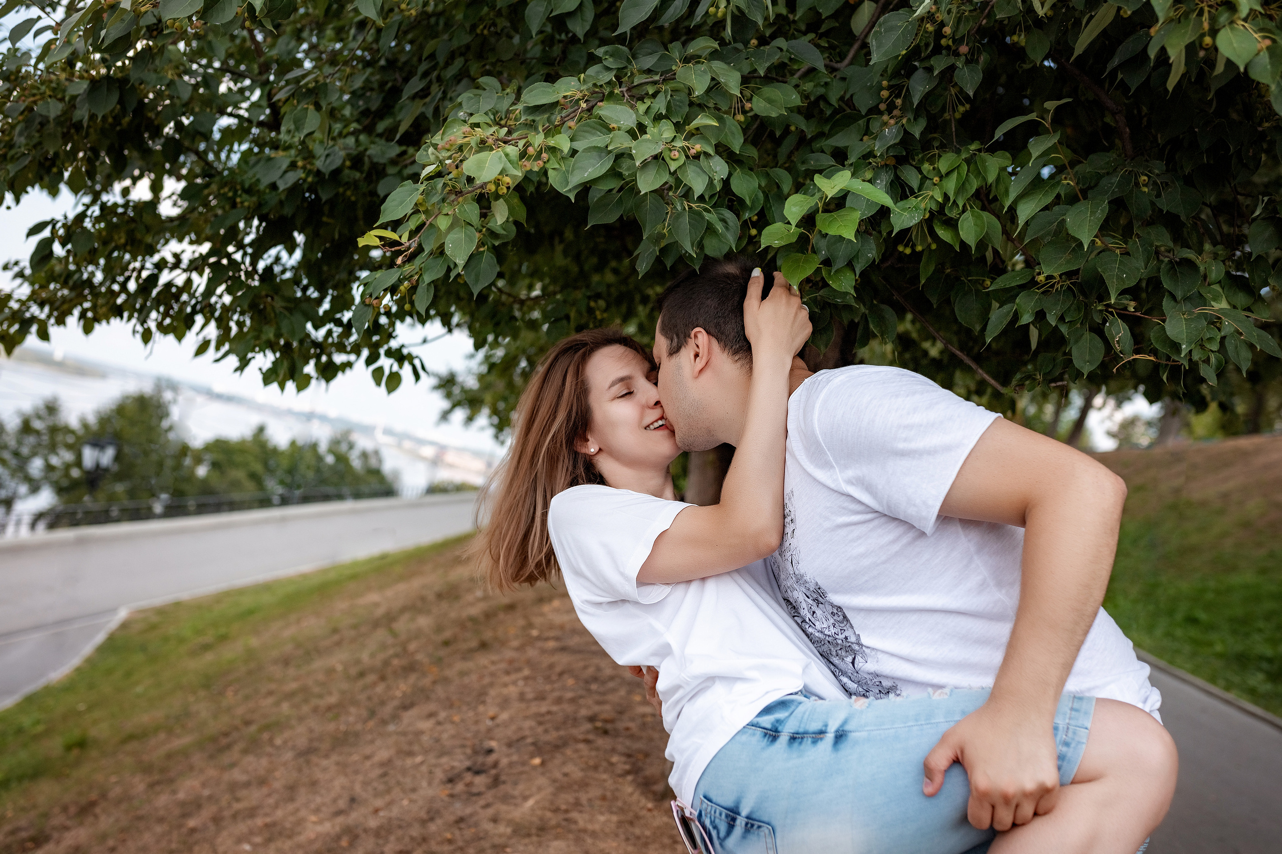 Романтическая прогулка Владислав и Нина. Август 2022. Фотограф Пермь. Свадьбы. Семья и дети, школа, д. сад. Фотокниги