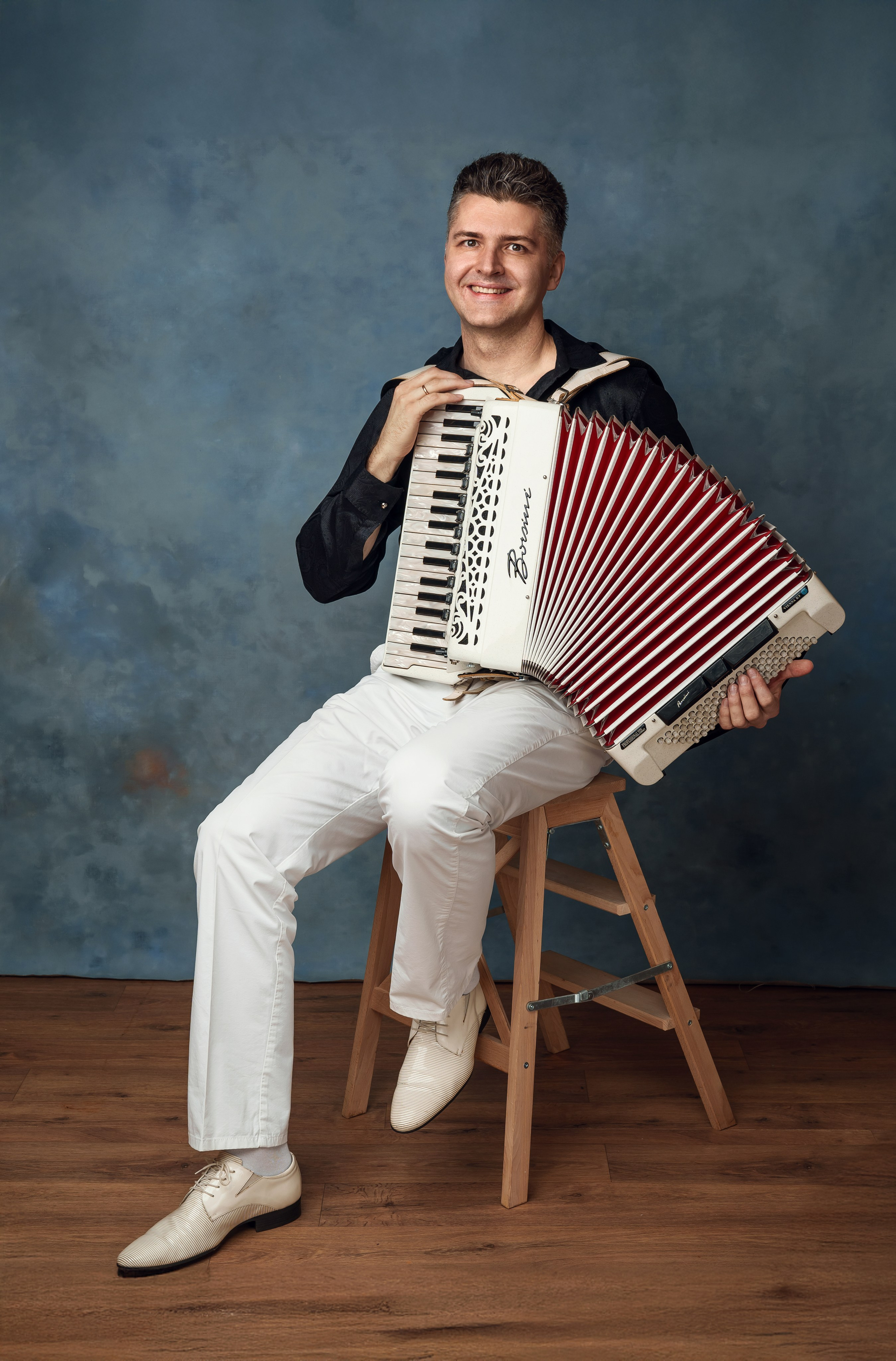 Аккордеонист Мирослав Лелюх