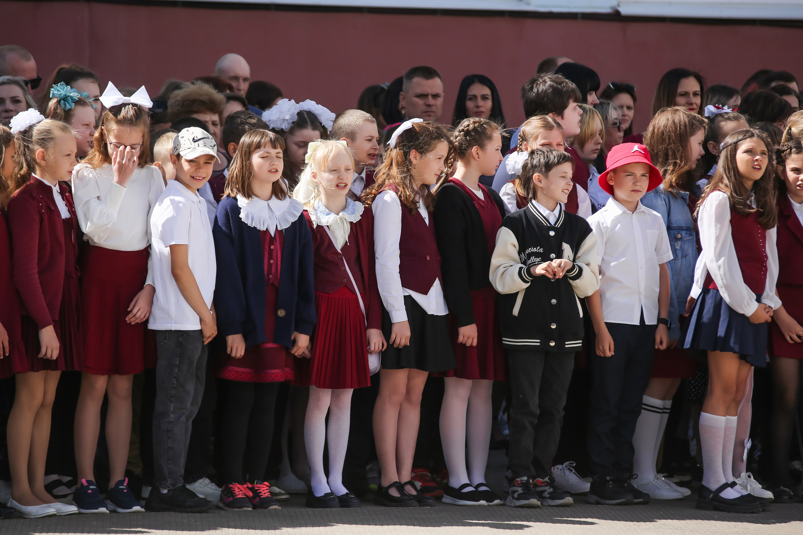 ЛИНЕЙКА «ПОСЛЕДНИЙ ЗВОНОК» 9 ШКОЛА 2024 г МЦЕНСК. ТВОЙ АЛЬБОМ / ТВОИ ПРАВИЛА