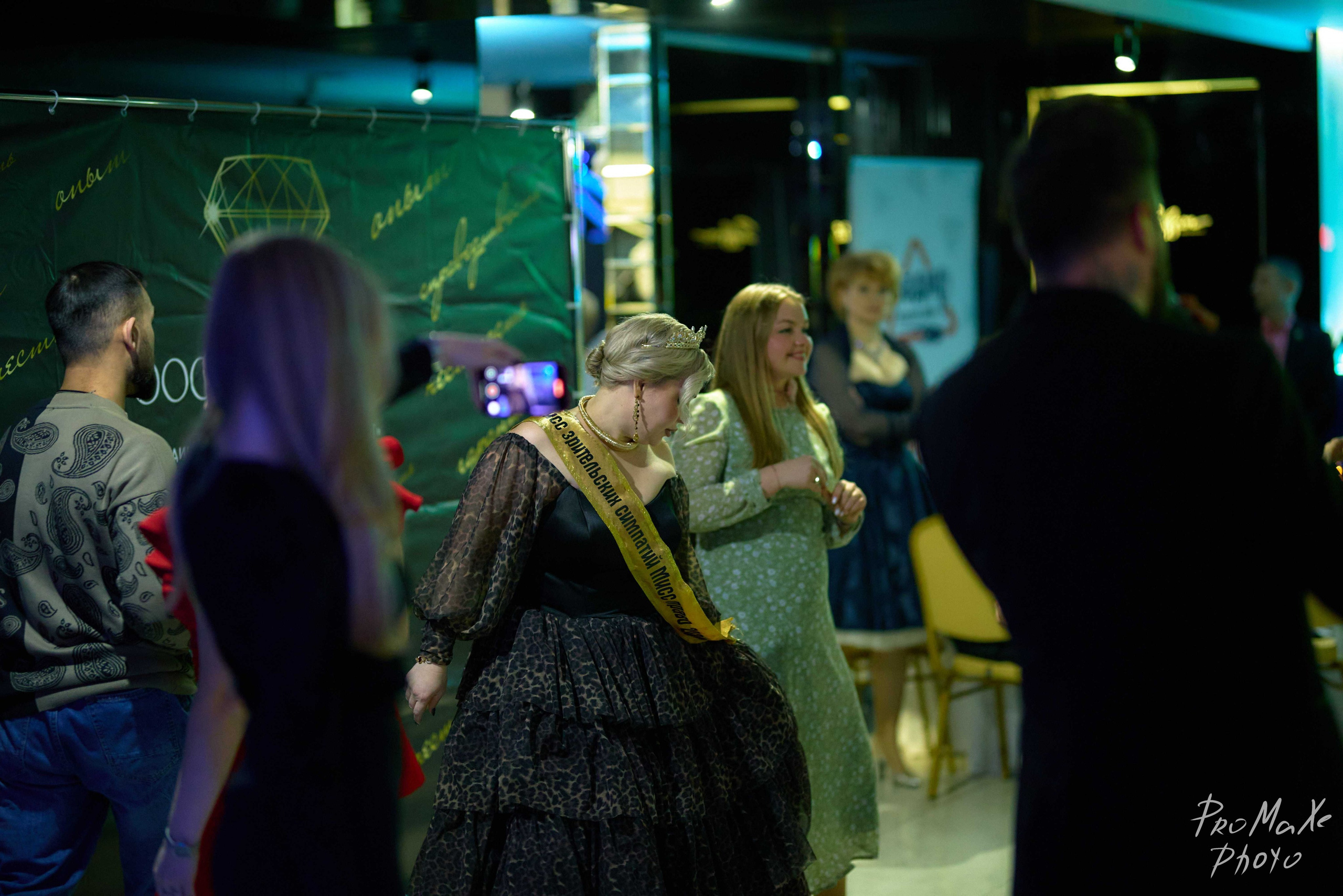 Зал КРАСА МАСС-МЕДИА ЧУВАШИИ. Владимир Суздалов (ProMaXe) — Портретный фотограф, тематические фотосессии в Чебоксарах