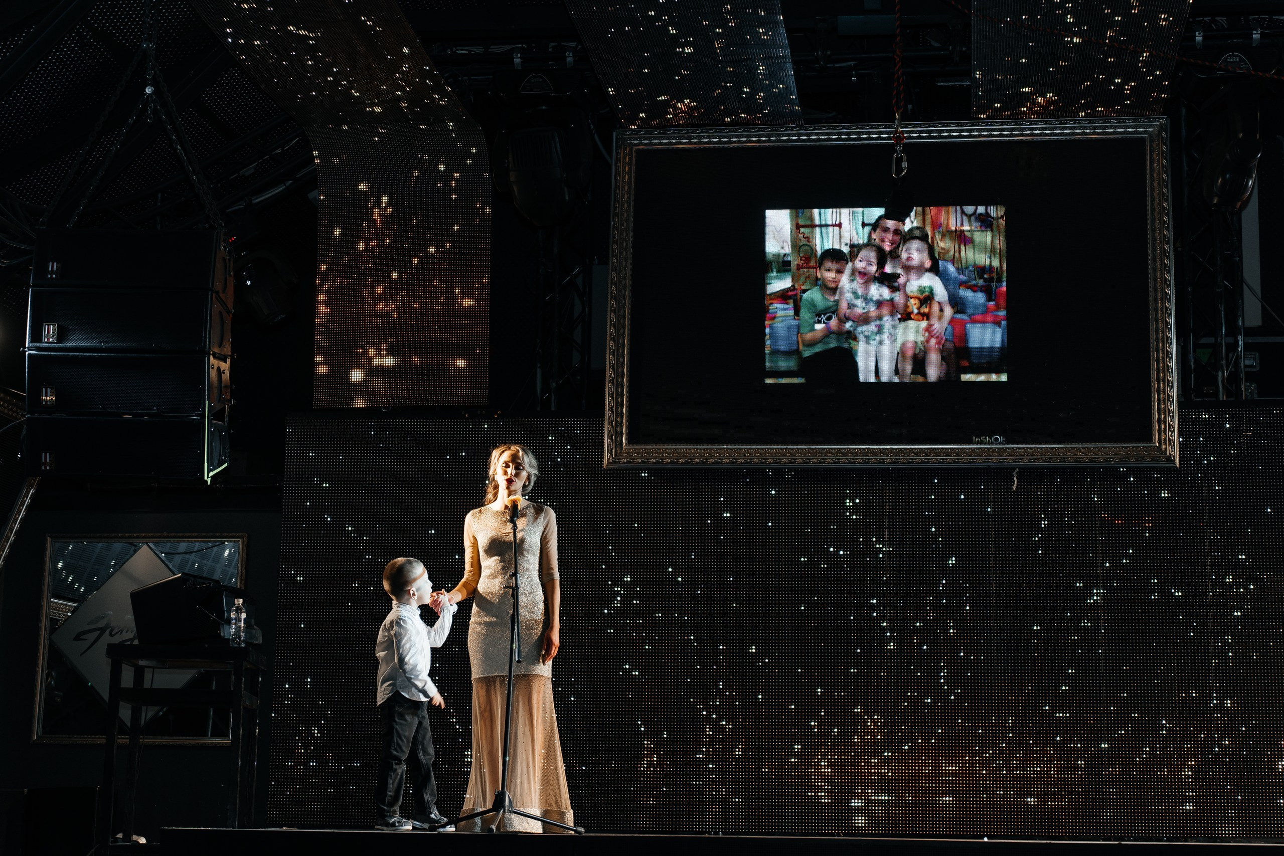 Идеальная мама. Для тех, кто не ждёт удачи, а создаёт её. Каждая фотосессия — это твой момент, твой стиль, твой успех. 📸