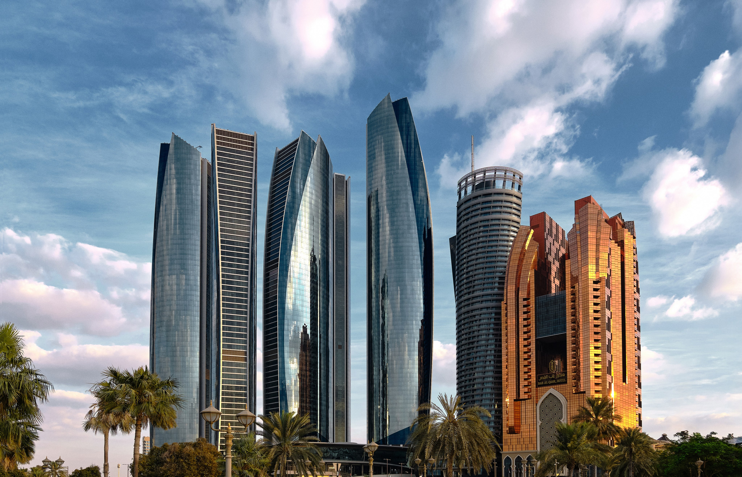 Dubai & Abu Dhabi. Aleksandr Kobtsev