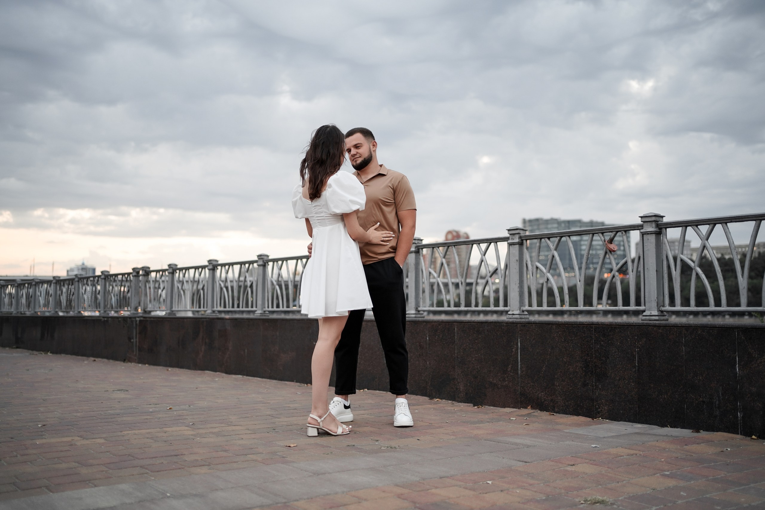 Фотограф на парную фотосессию love story в Ростове-на-Дону. Левый берег Дона. Свадебный фотограф в Ростове-на-Дону. Таинство Крещения и Венчания, семейные фотосессии. Алёна Чёботова