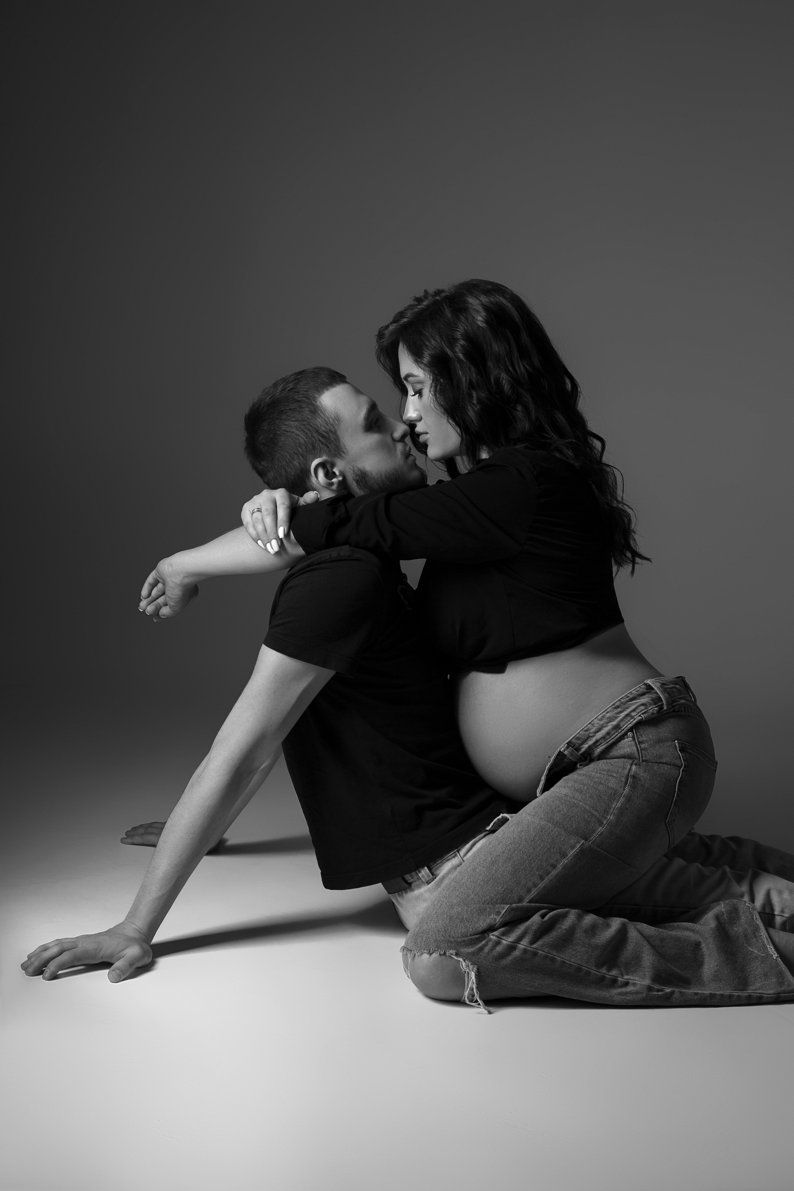 Фотосессия беременности Тюмень. Фотограф в стиле минимализм Тюмень