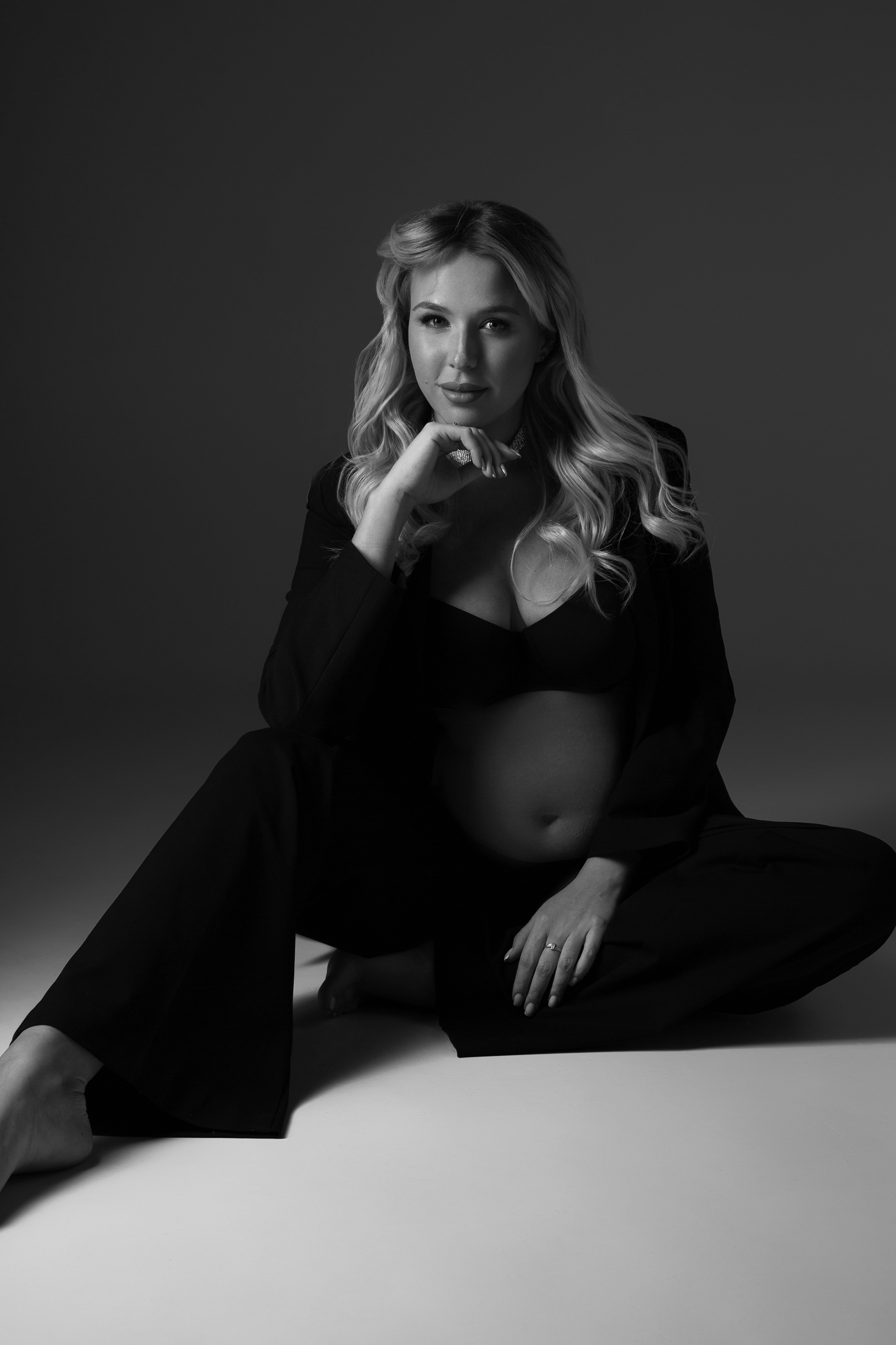 Фотосессия беременности Тюмень. Фотограф в стиле минимализм Тюмень