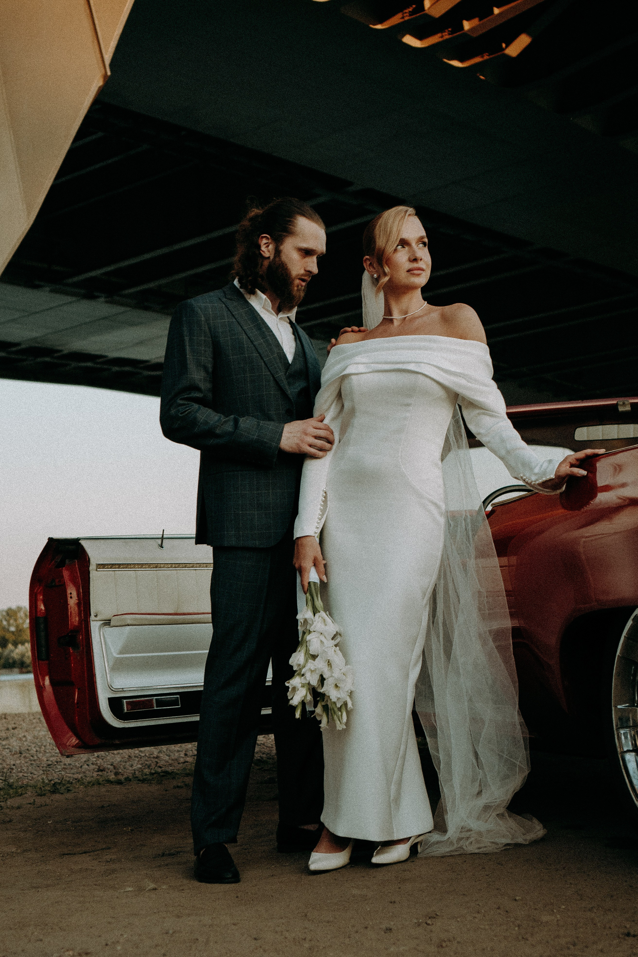 СВАДЕБНАЯ СЬЕМКА ВОЗЛЕ МСОТА БЕТАНКУРА НА КАБРИОЛЕТЕ. Профессиональный фотограф, Санкт-Петербург — Виктория Богомолова