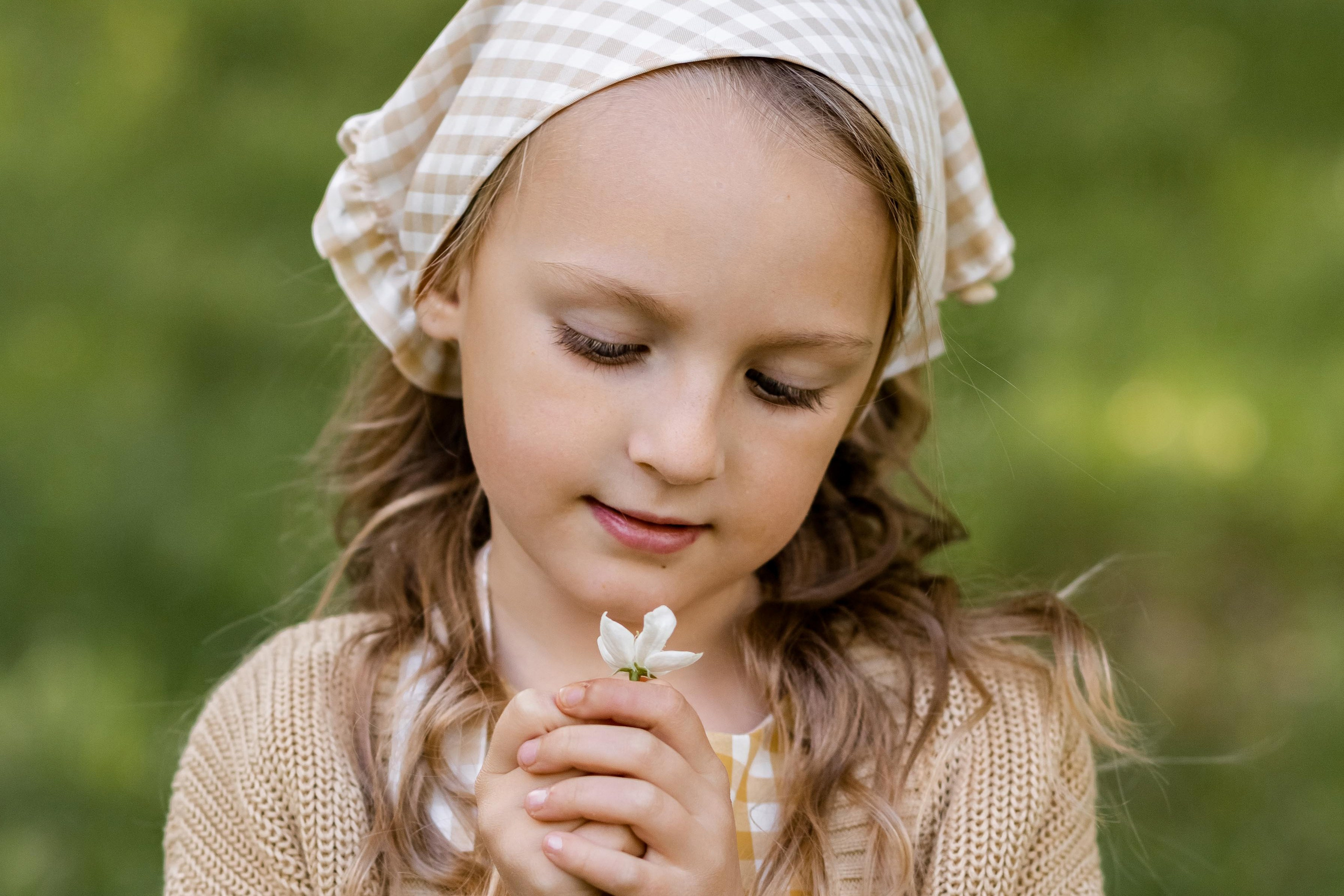 Большая семья в яблонях. Семейный и детский фотограф в Екатеринбурге Светлана Гостюхина