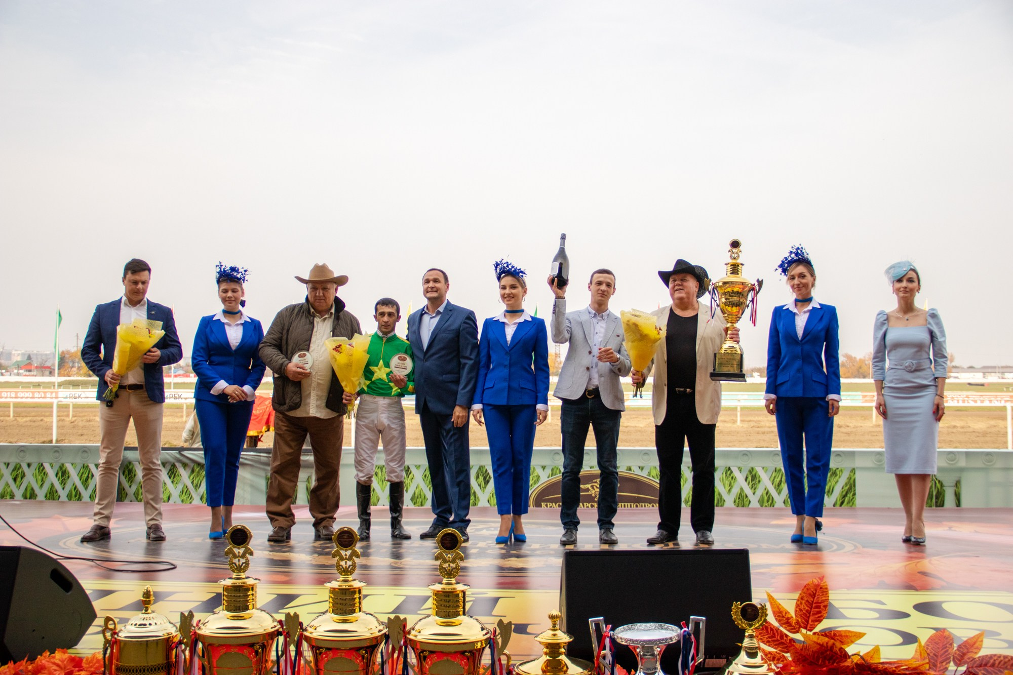 Закрытие скакового сезона на Краснодарском ипподроме. Репортажный, промышленный и маркетплейс-фотограф Дмитрий Чернат