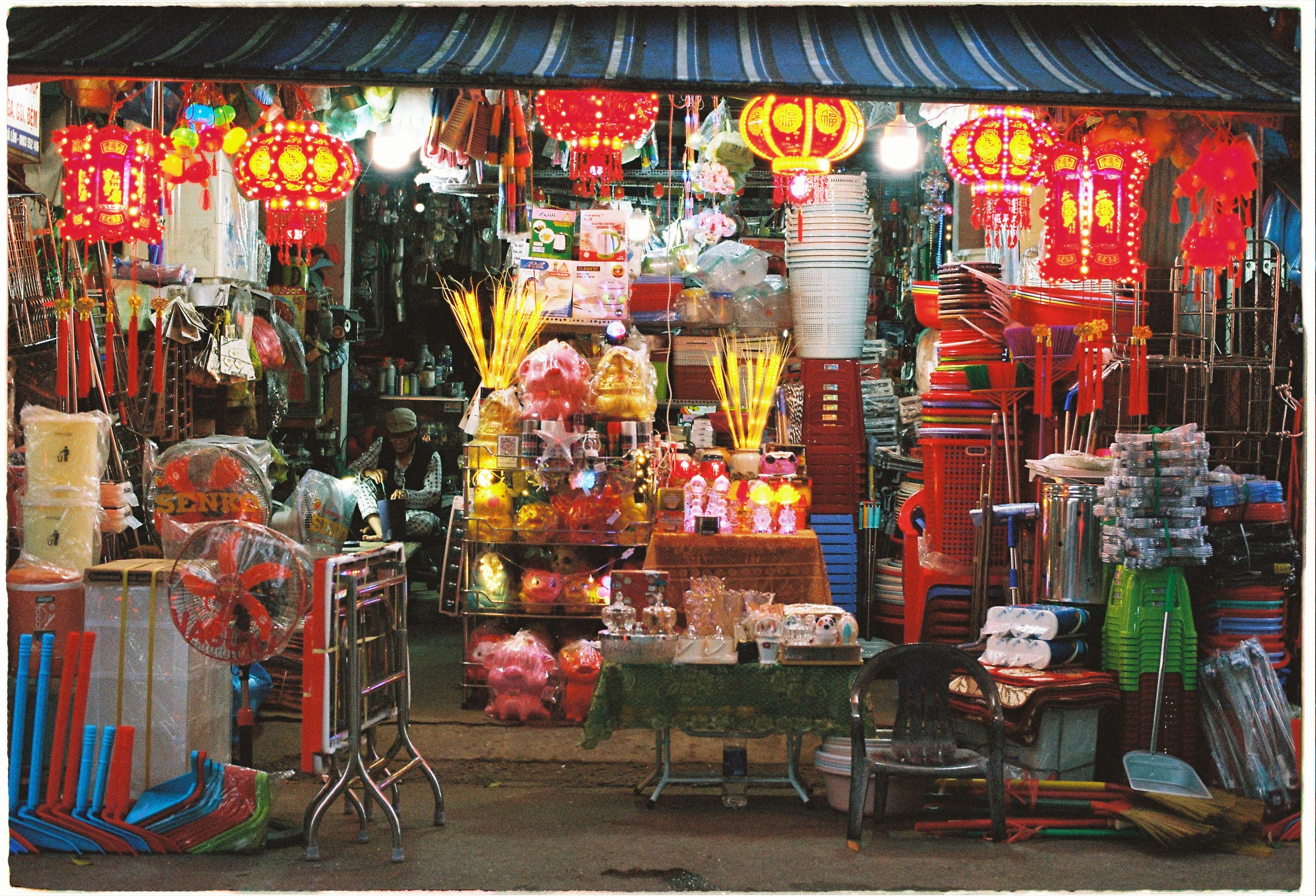 Danang visual diary. Film Photographer in Da Nang, Vietnam — Tanya Parfenteva