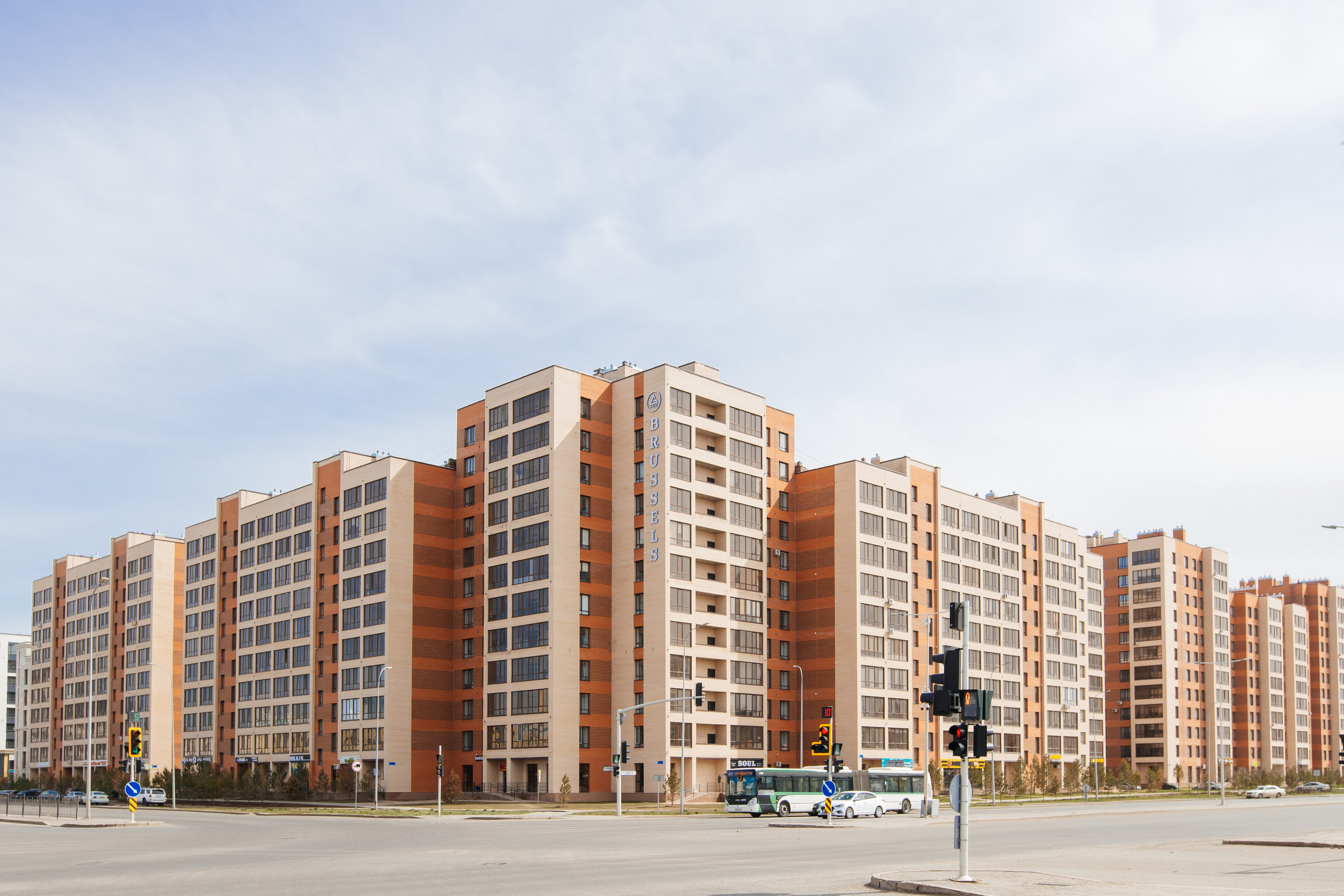 Проект 5. Сбор фотографии ЖК для клипа «Хочу квартиру от Габита». Дата: май 2022. Профессиональный фотограф в городе Астана/Алматы Даурен Сембаев