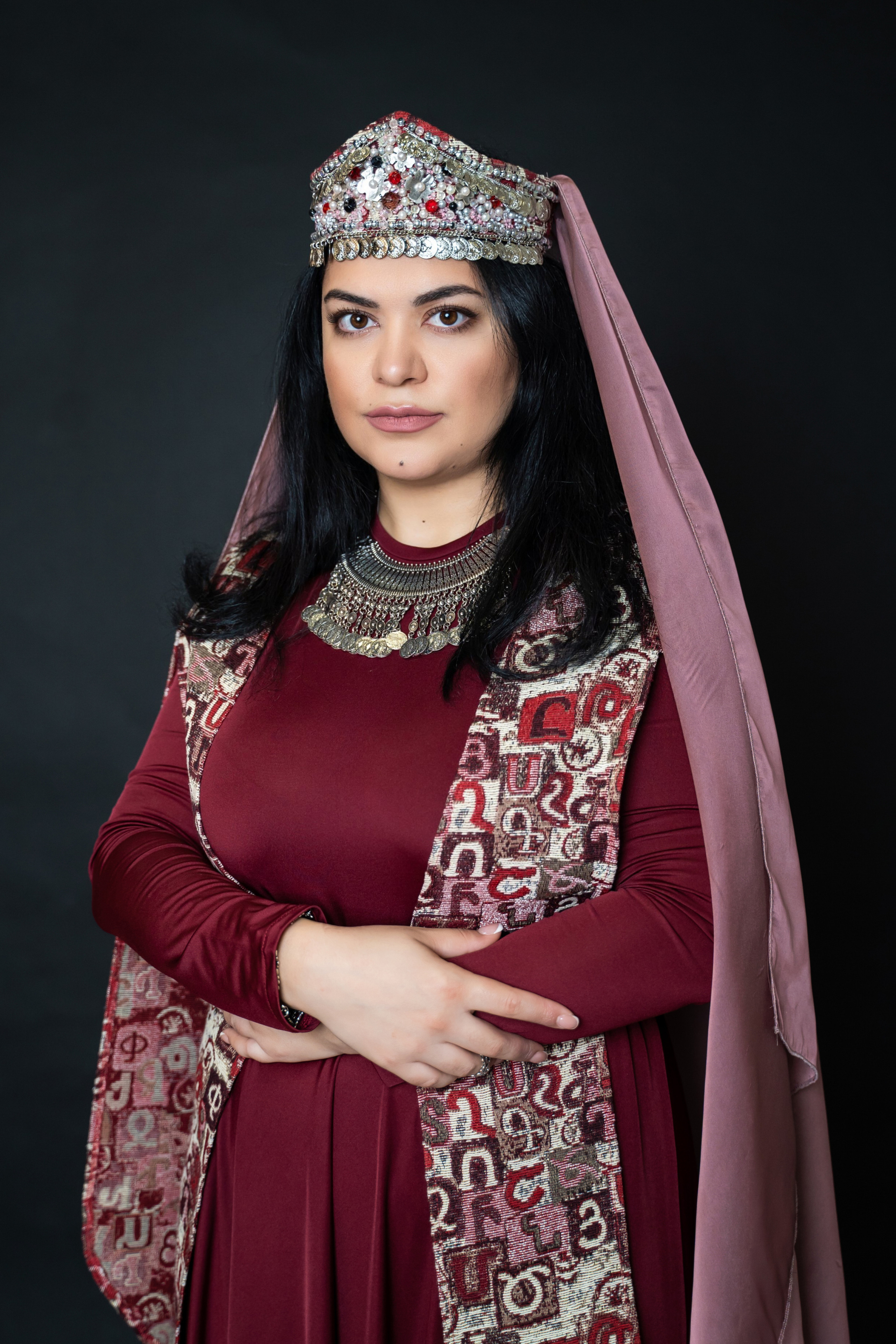 Фотосессия в армянском национальном костюме. Свадебный фотограф в Краснодаре