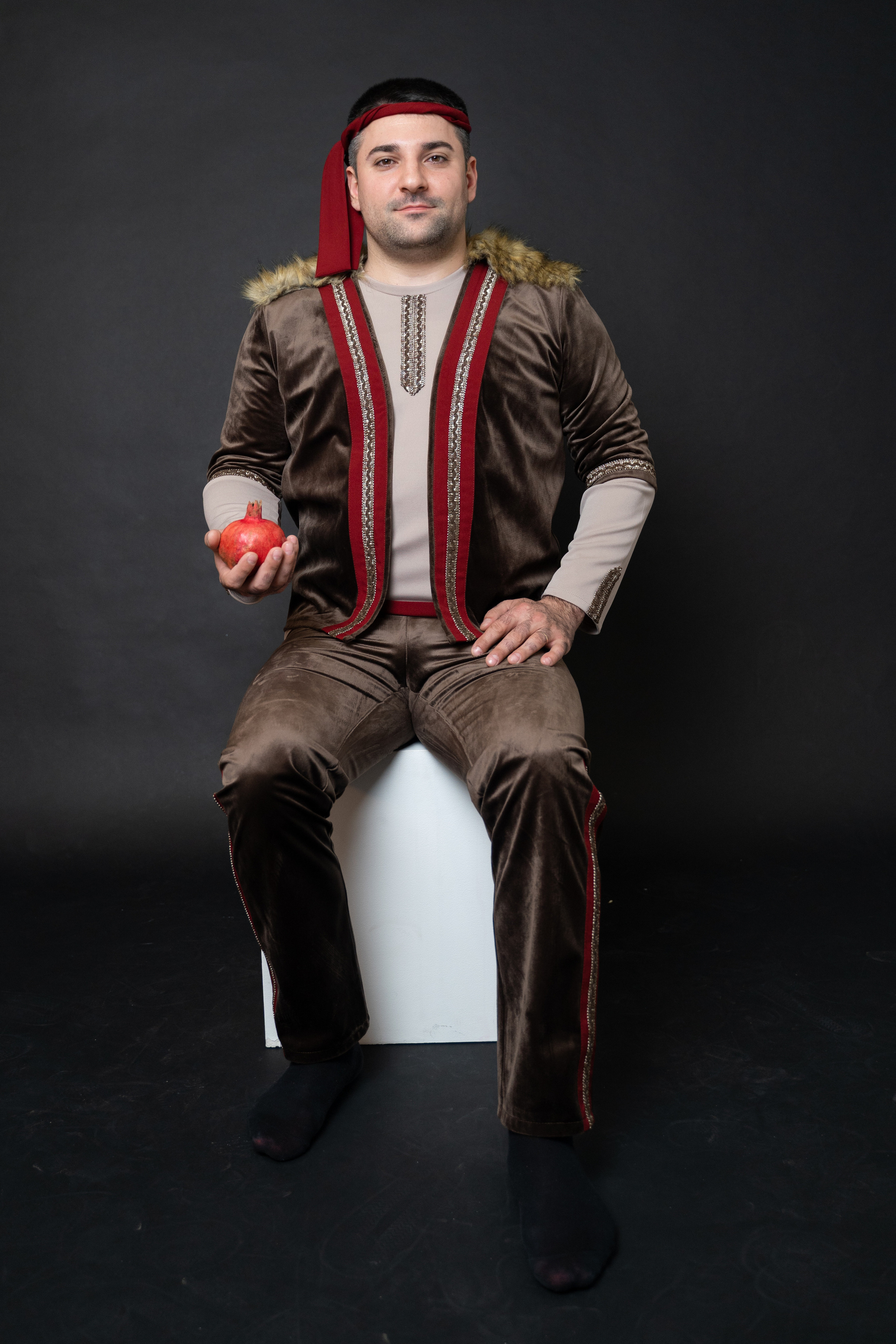 Фотосессия в армянском национальном костюме. Свадебный фотограф в Краснодаре