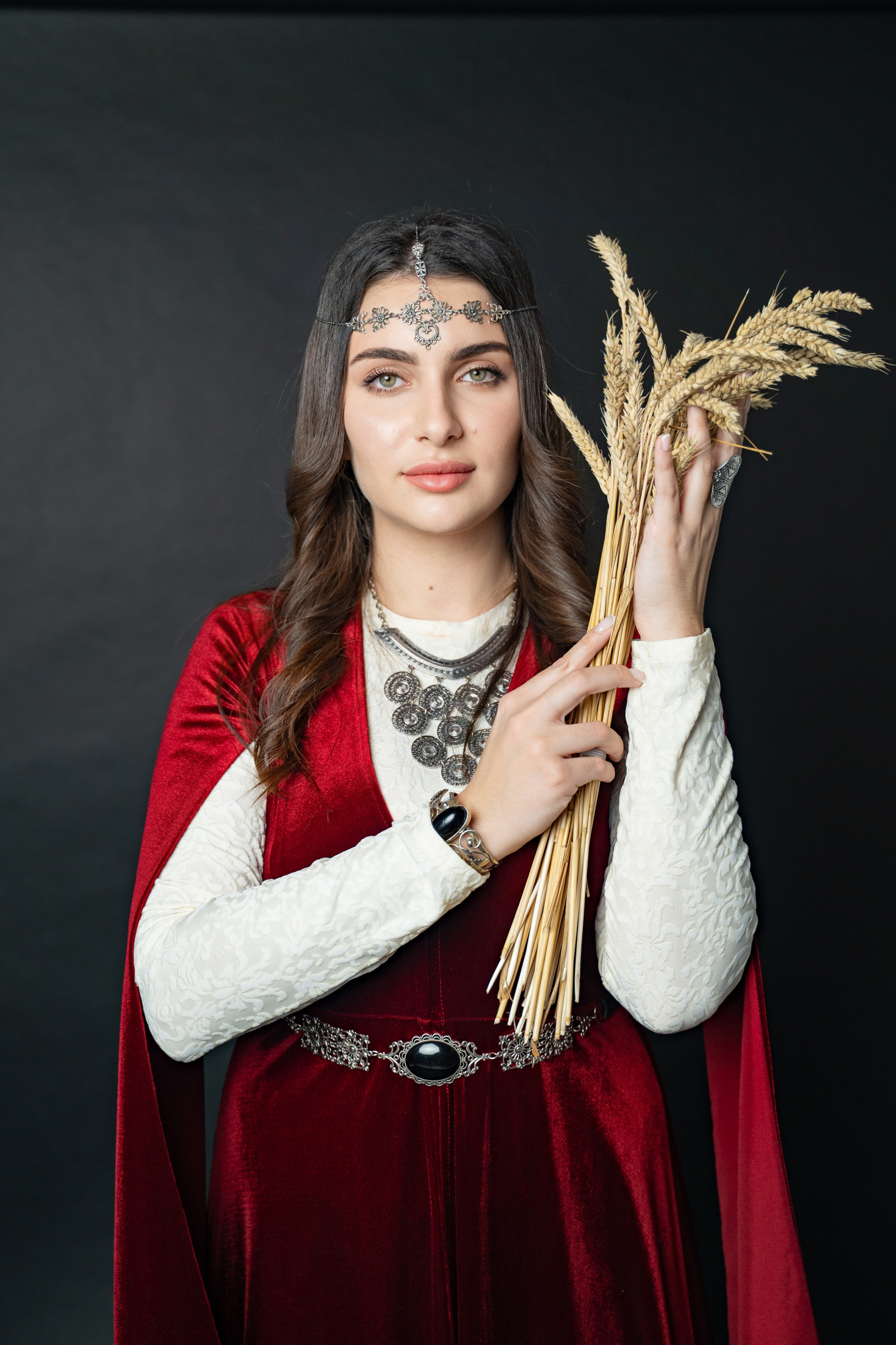 Фотосессия в армянском национальном костюме. Свадебный фотограф в Краснодаре