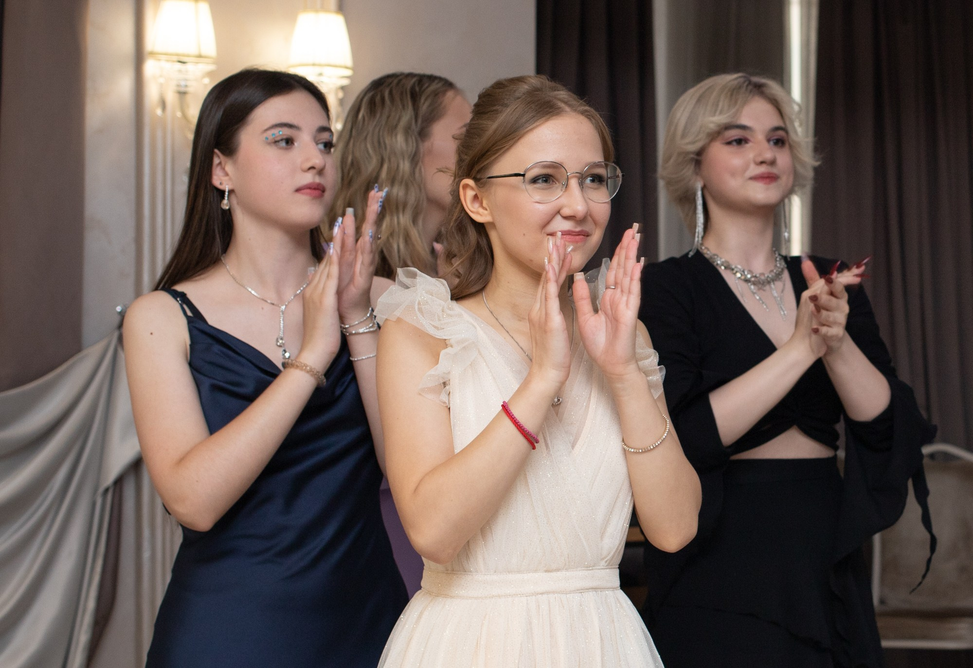 Выпускной 9-й класс. Репортажный, промышленный и маркетплейс-фотограф Дмитрий Чернат