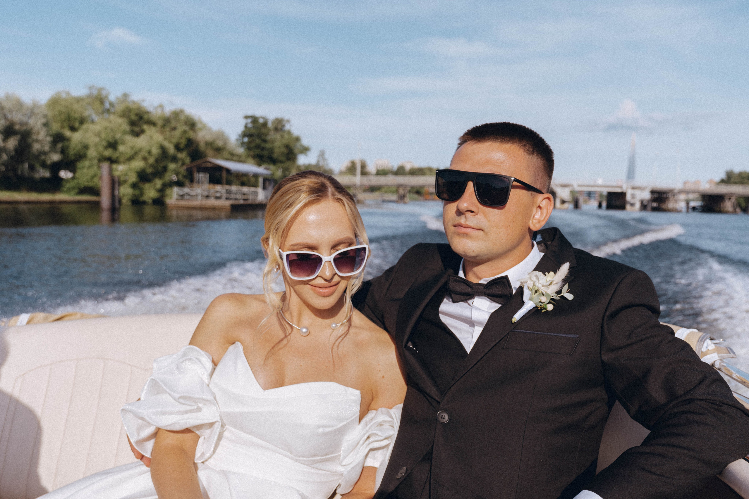 СВАДЕНБНАЯ СЬЕМКА НА КАТЕРЕ ПО КАНАЛАМ САНКТ-ПЕТЕРБУРГА И В АКВАТОРИИ НЕВЫ. Профессиональный фотограф, Санкт-Петербург — Виктория Богомолова