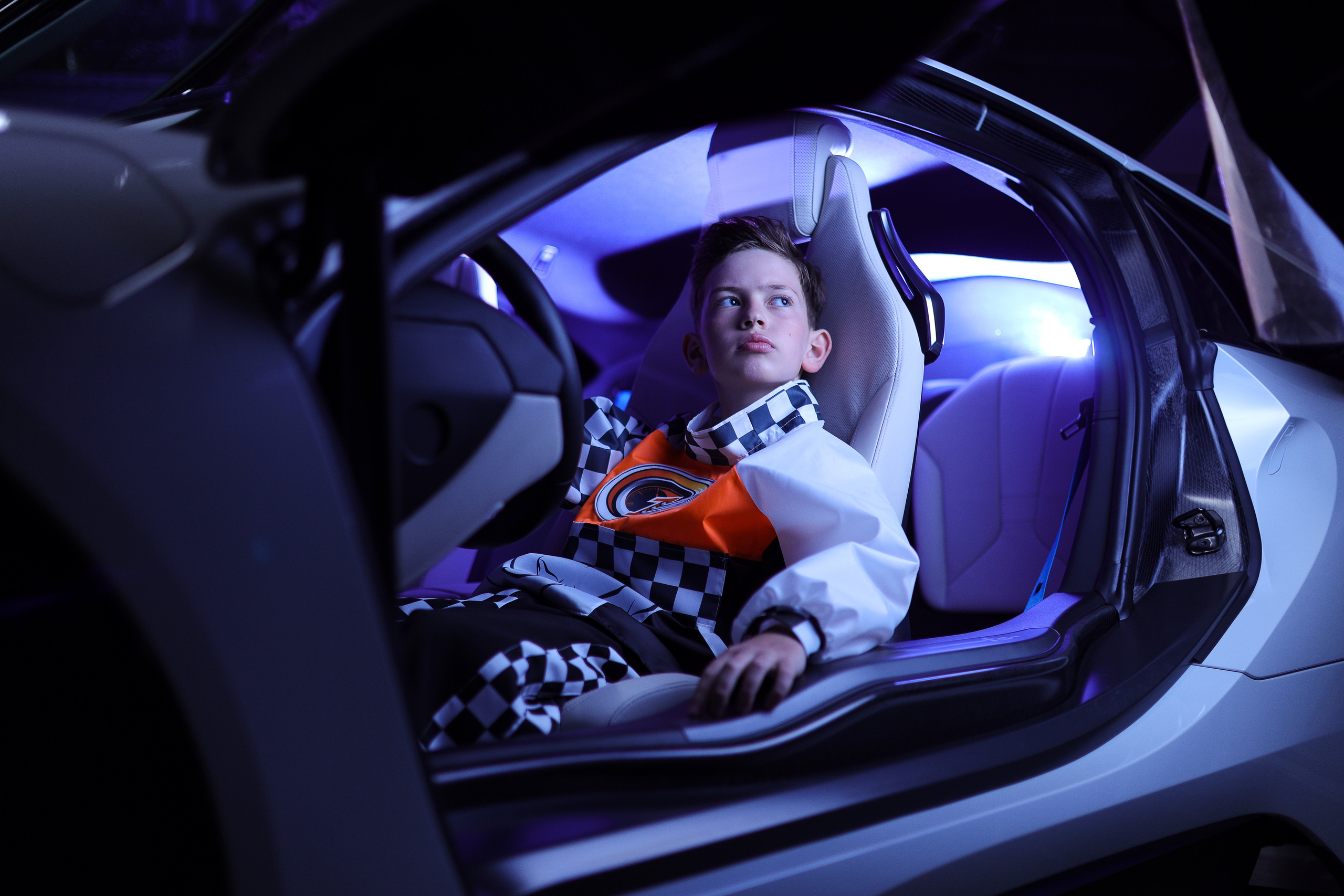 детская Фотосесия с машиной 