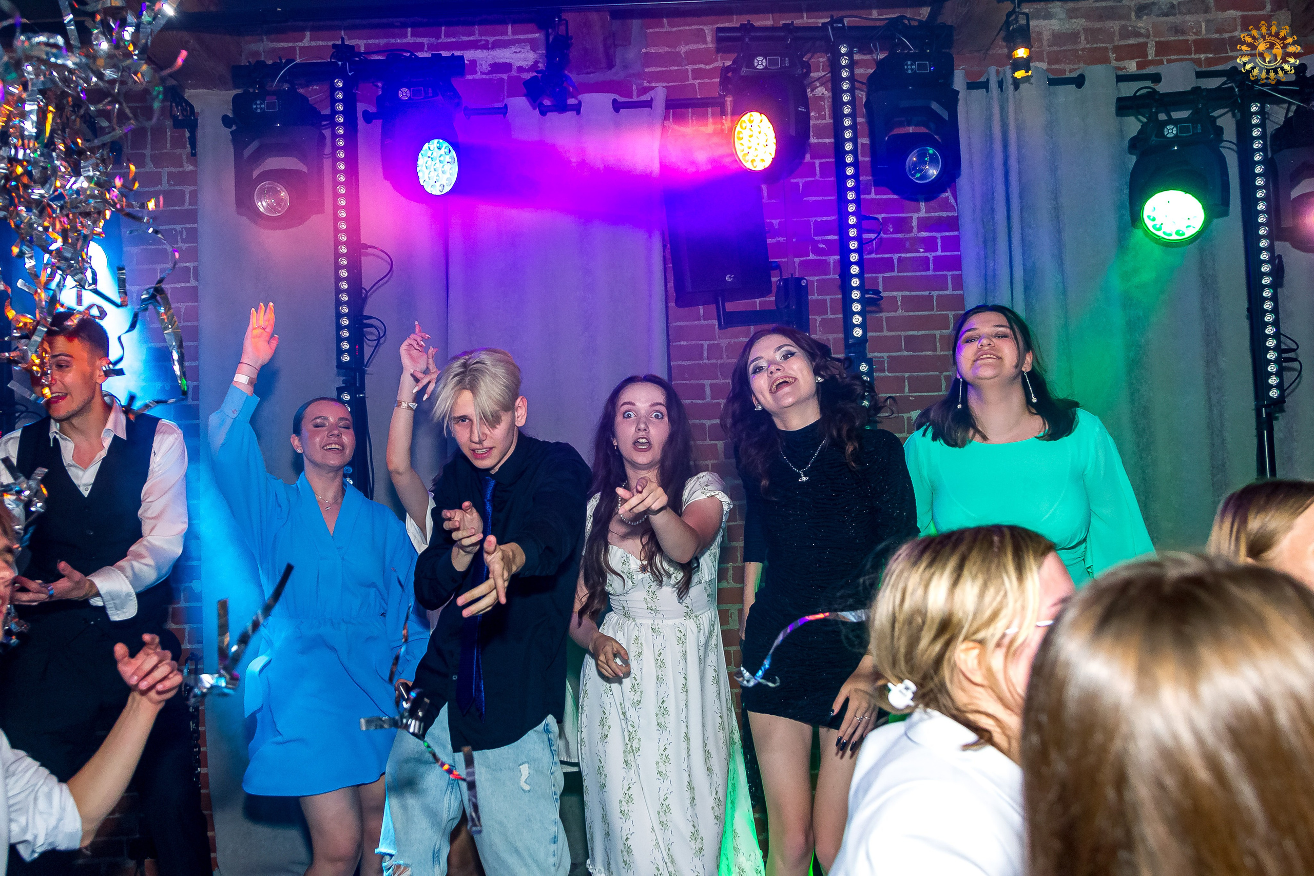 Выпускной 2023 (11-е классы) клуб «Джаггер», Москва. Репортажная съемка в Москве и области. Анималистика