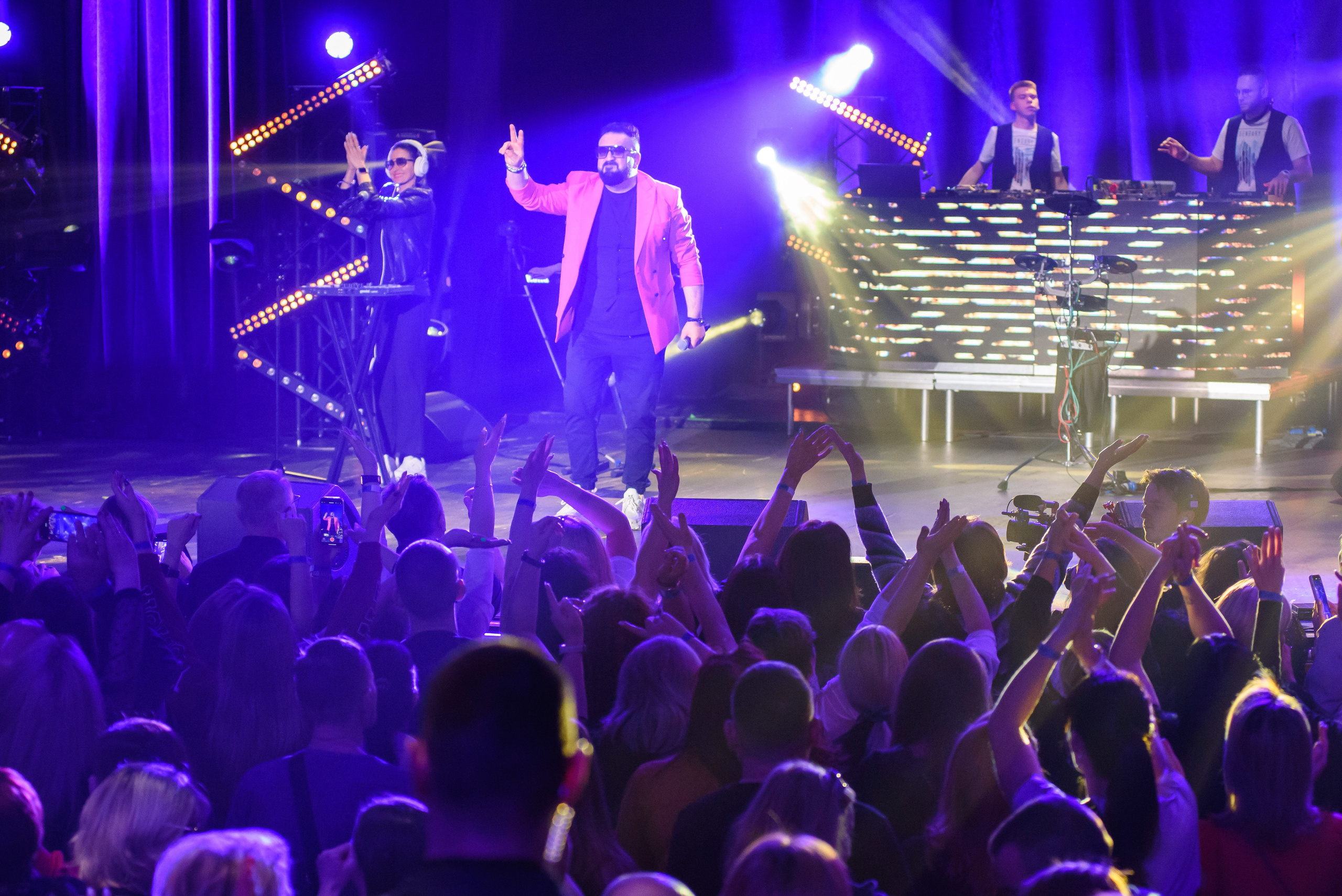 Дискотека СССР. «Сладкий сон» и Сергей Васюта — «Имена на все времена». Бренд-фотограф для экспертов и блогеров в Москве Влада Горбовская