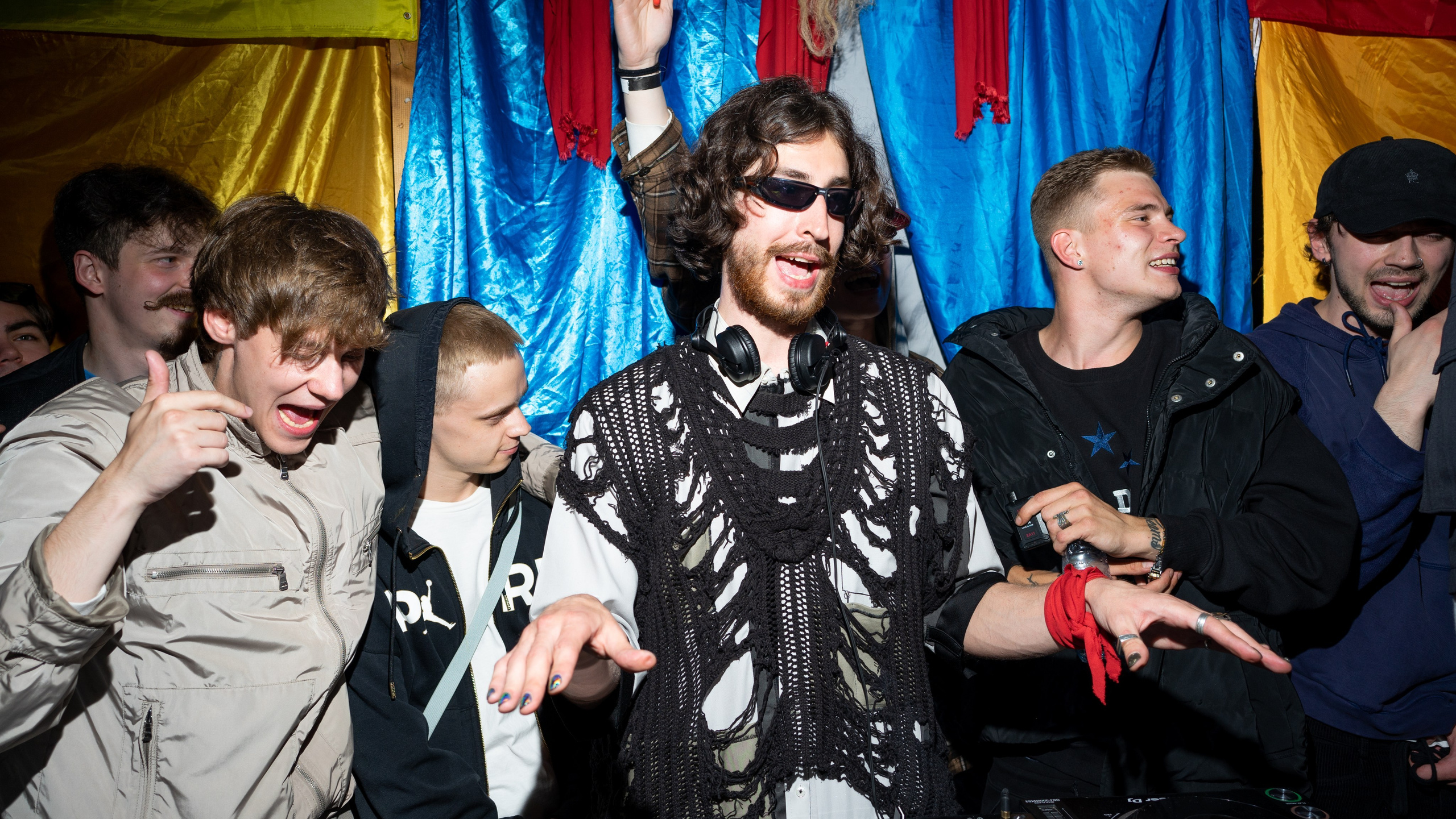 Plast X Vibe Room. Коммерческий и репортажный фотограф в Санкт-Петербурге — Туся Сушка