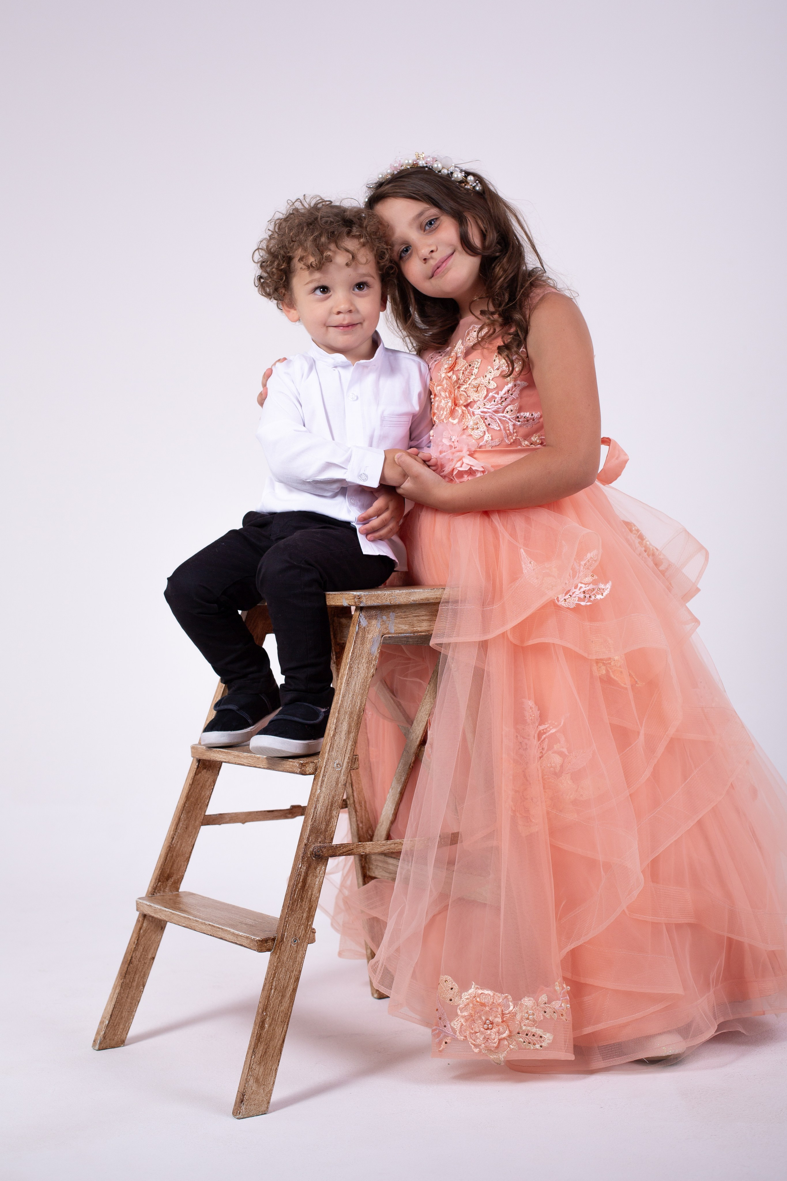 Детки. Фотограф Julia Milton | Портреты, съемки для маркетплейсов, лавстори, съёмка беременности в Санкт-Петербурге. Обучение фотографии в Спб очно