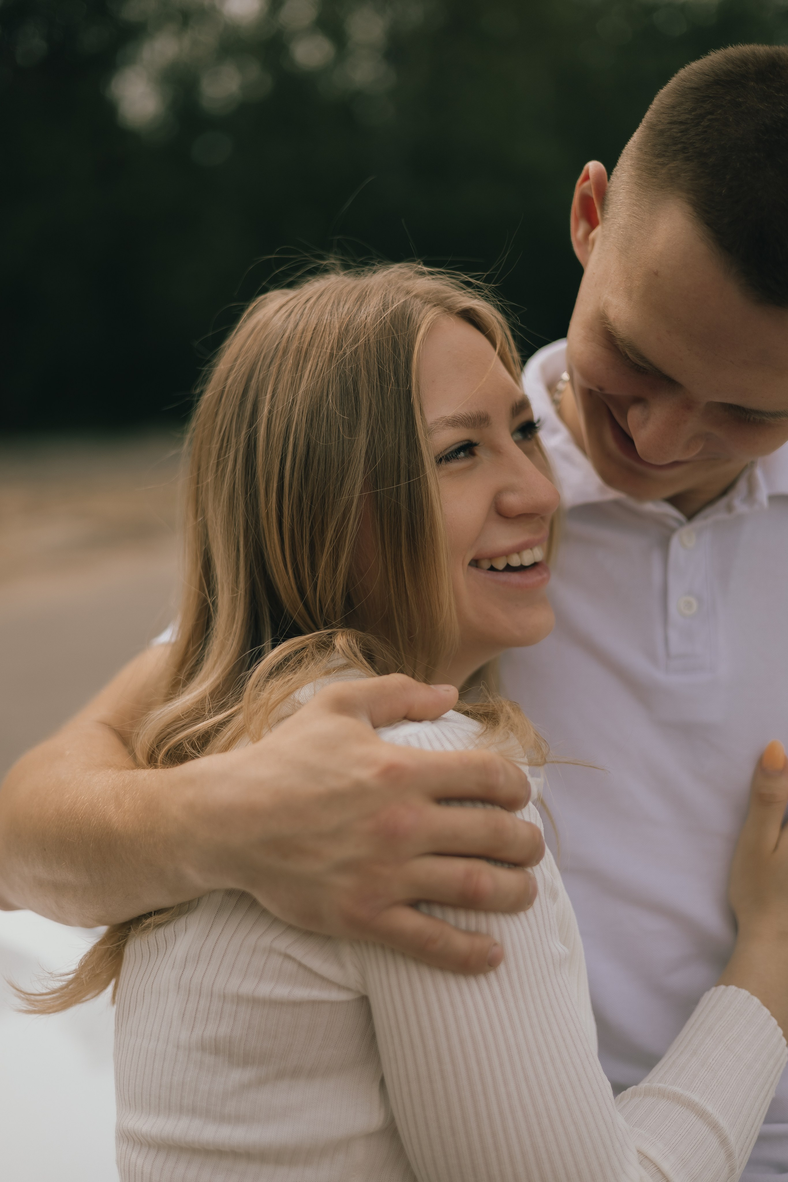 Алексей и Арина. Фотограф Julia Milton | Портреты, съемки для маркетплейсов, лавстори, съёмка беременности в Санкт-Петербурге. Обучение фотографии в Спб очно