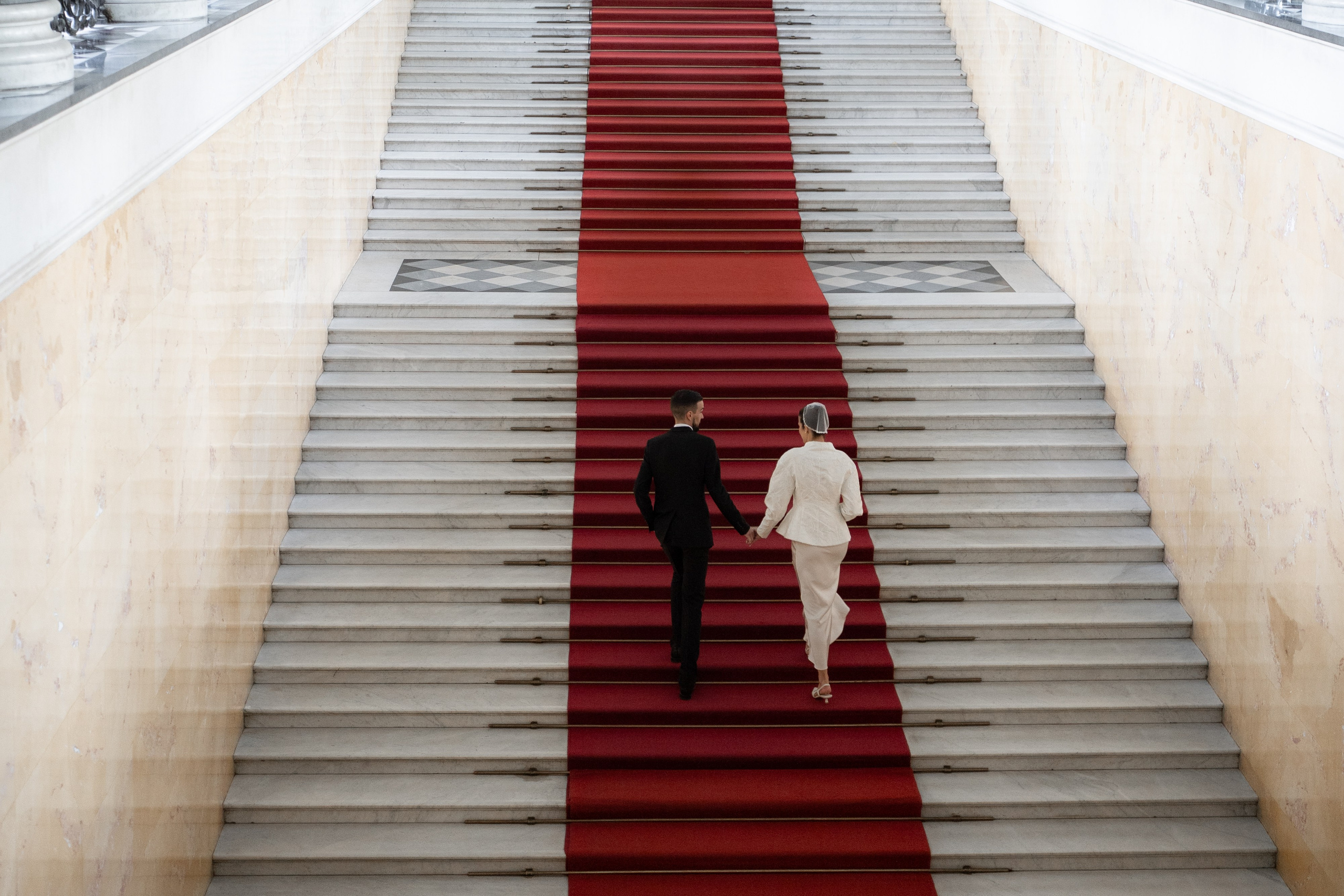 Свадебная фотосессия в Апреле в Петербурге. Свадебный фотограф Александр Невский в Санкт-Петербурге