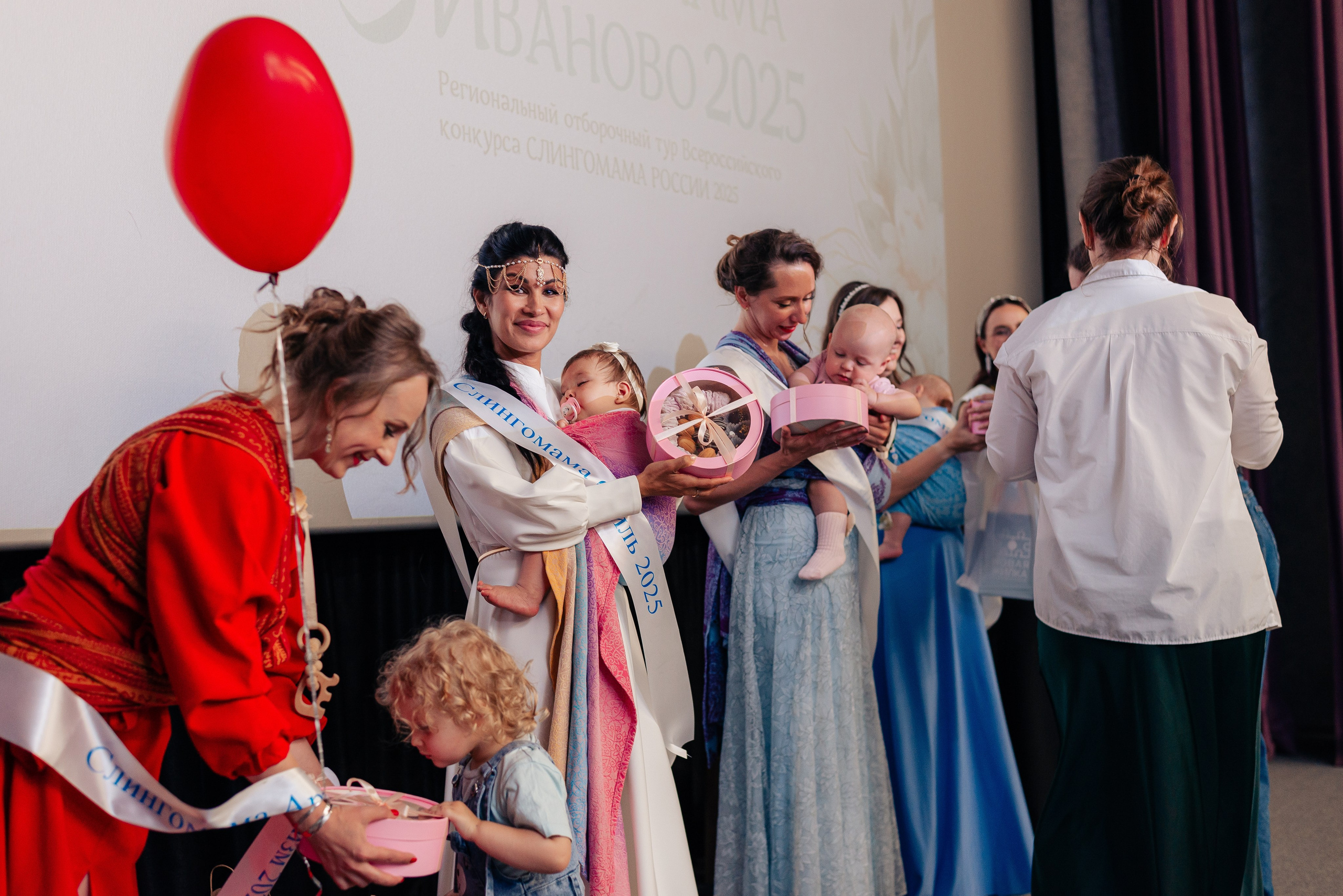 Слингомама Иваново 2025. Семейный и детский фотограф Иваново Ксения Азаренкова