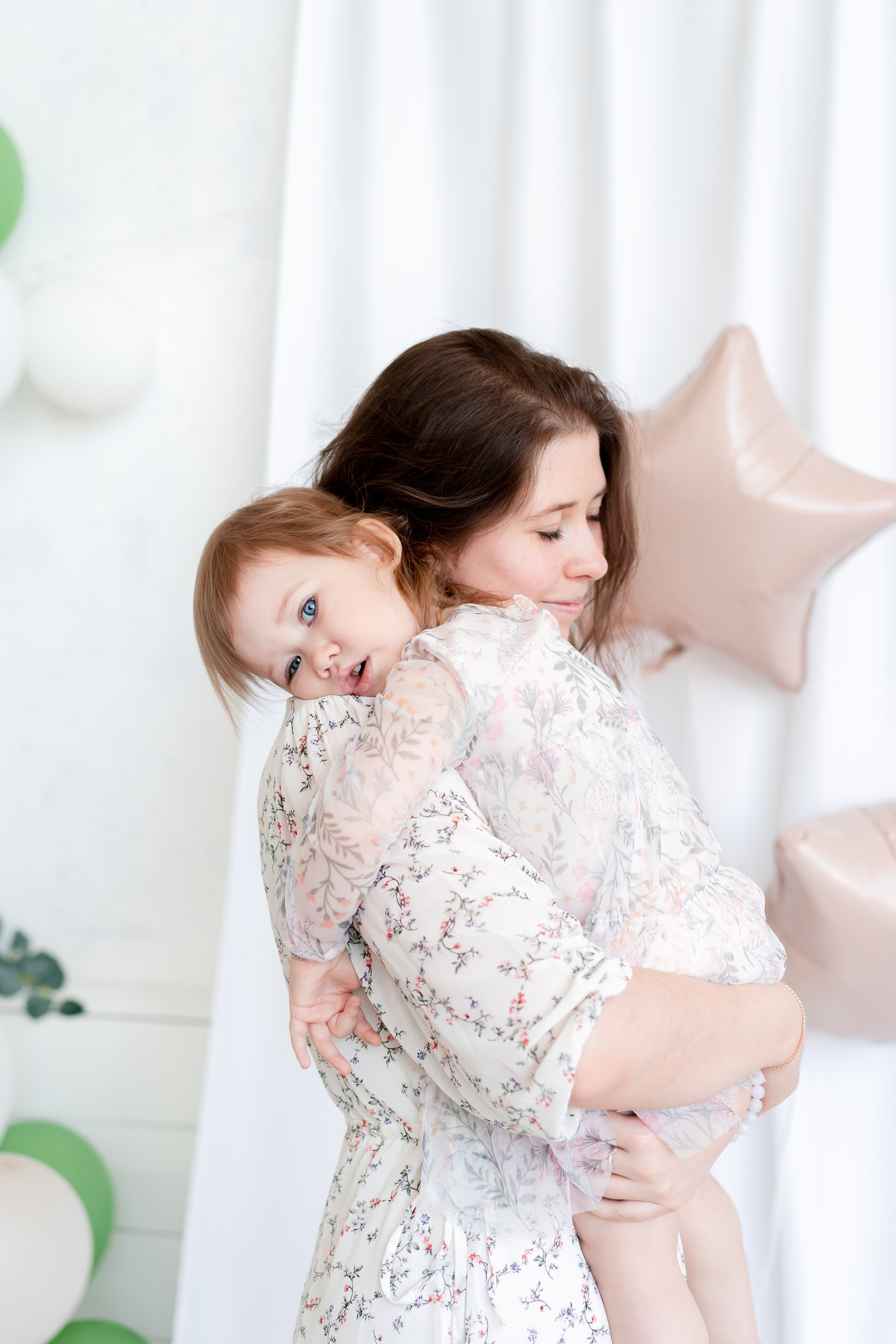 С Днём Рождения ребенка, портрет. Детская, семейная фотостудия в Санкт-Петербурге