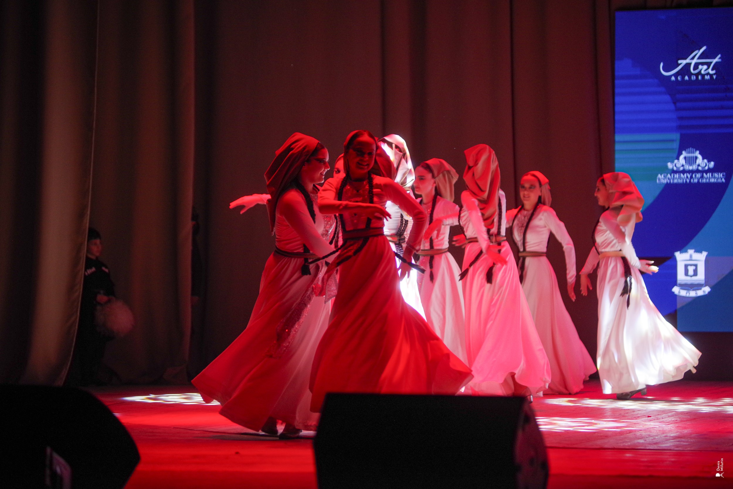 Танцы в Хоби. Портретный фотограф Денис Милютин