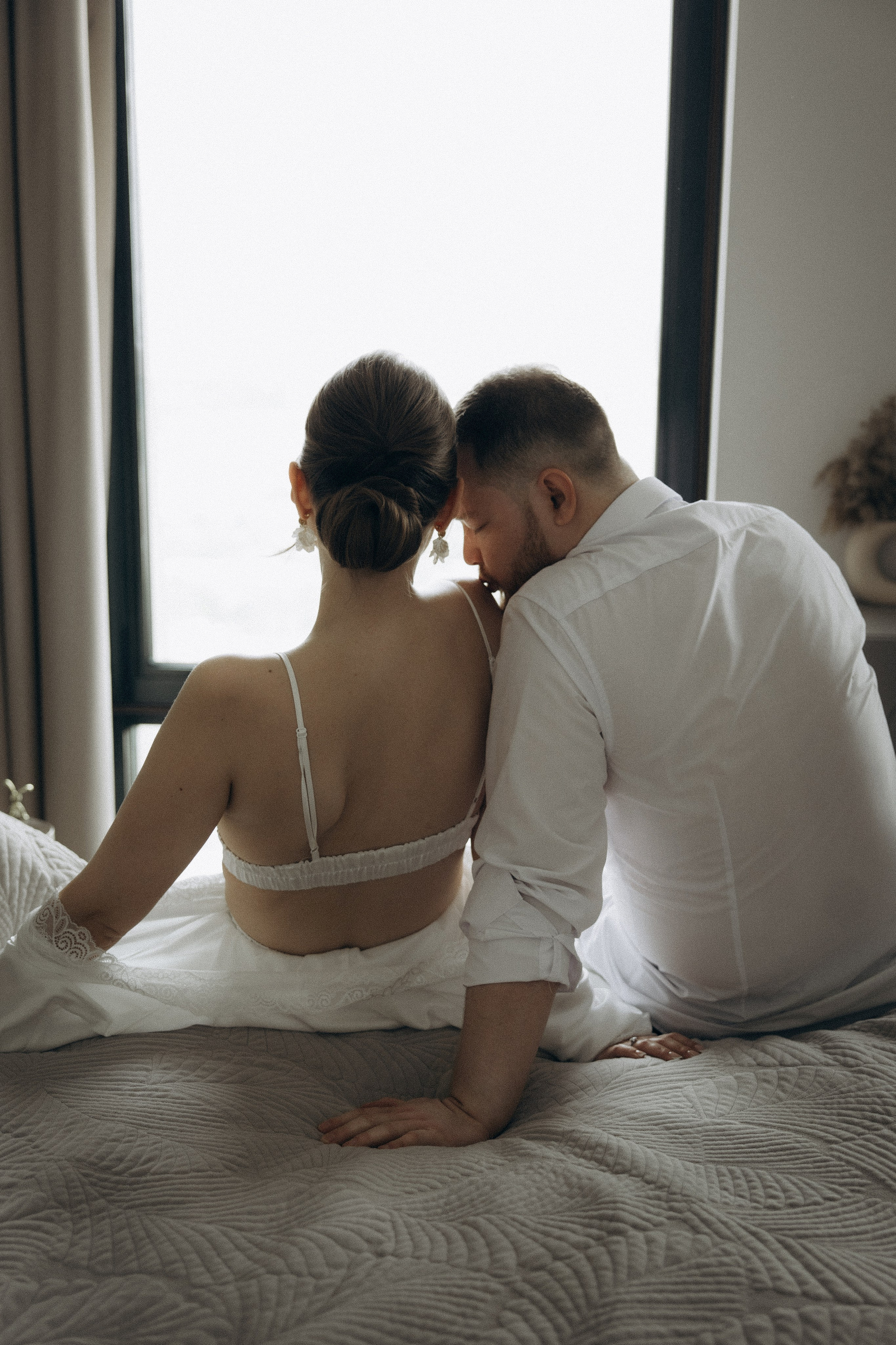 Утро невесты и свадебная фотосессия на теплоходе по Москве-реке