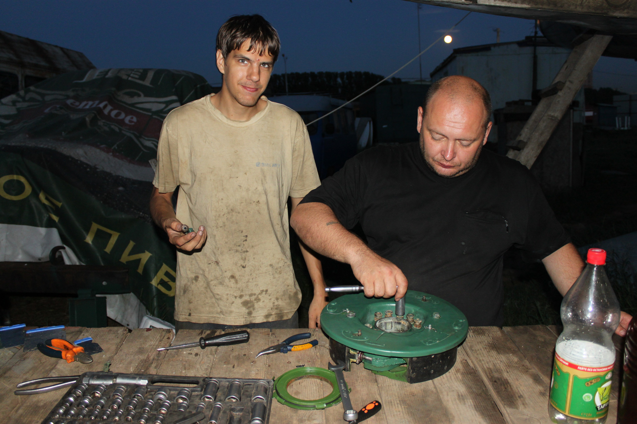 Ил-14Т «Голубая Мечта» работы в Тушино (2011 г.). Фотоальбом показывающий увлекательный мир авиации и мир медведей Андрея Иванова