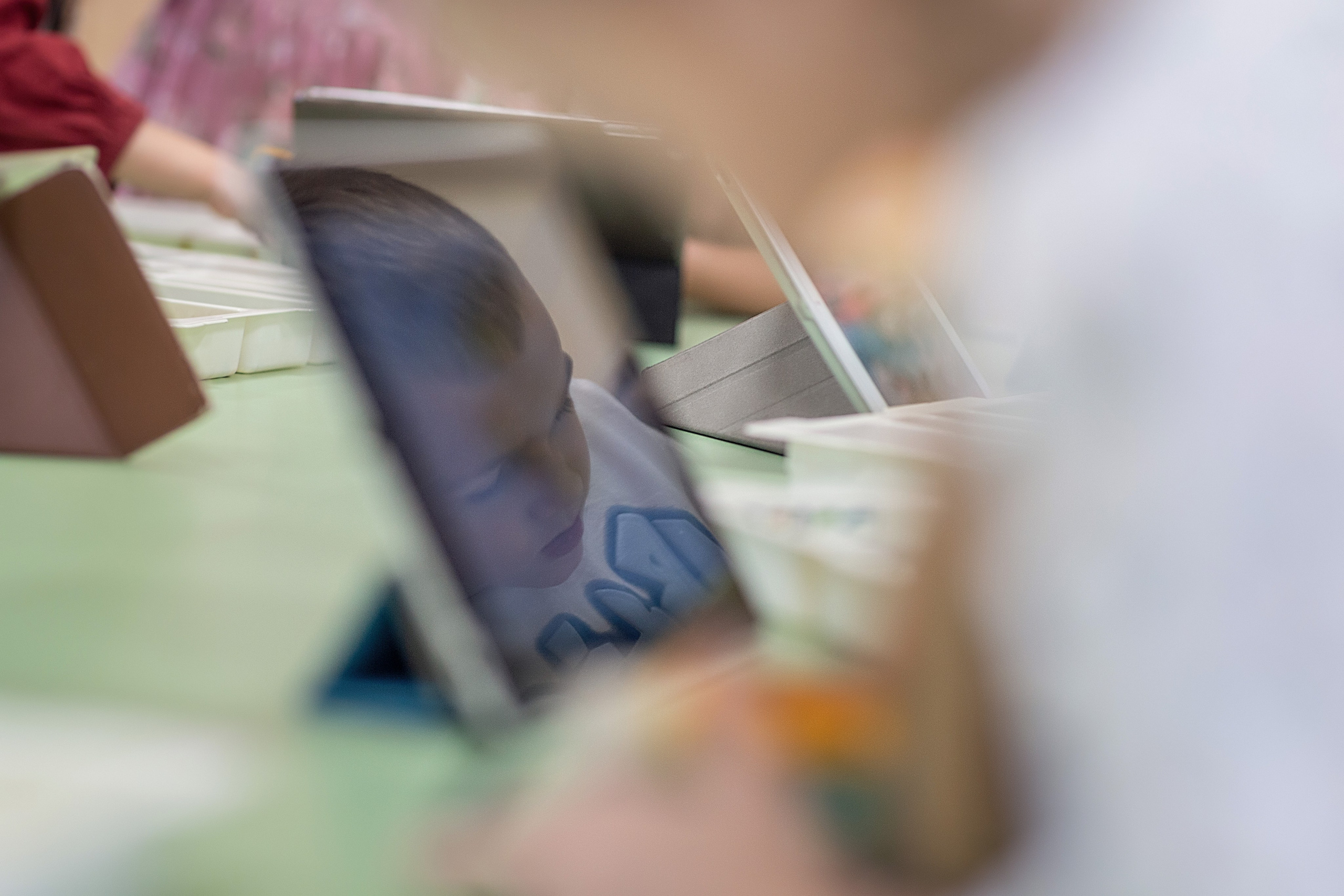 День в саду_ноябрь 2024. Семейный фотограф в Санкт-Петербурге