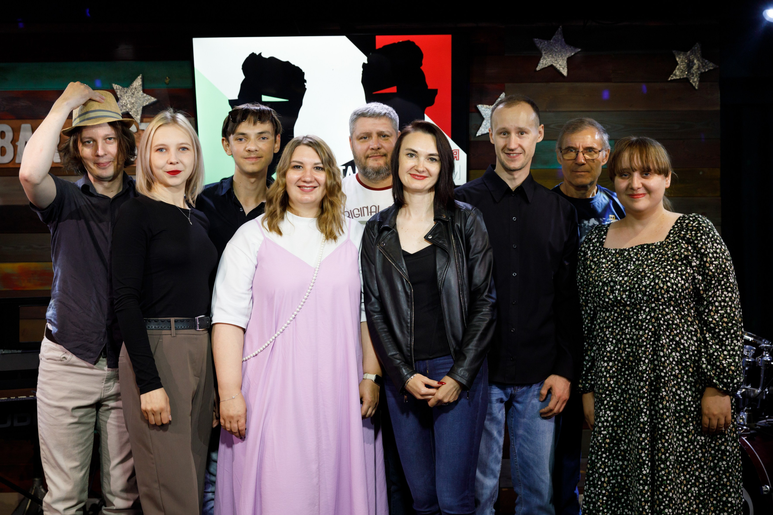 Концерт группы «Джентельмены удачи». Фотограф Анна Телекаева, выпускные альбомы, семейные и репортажные съемки в Омске