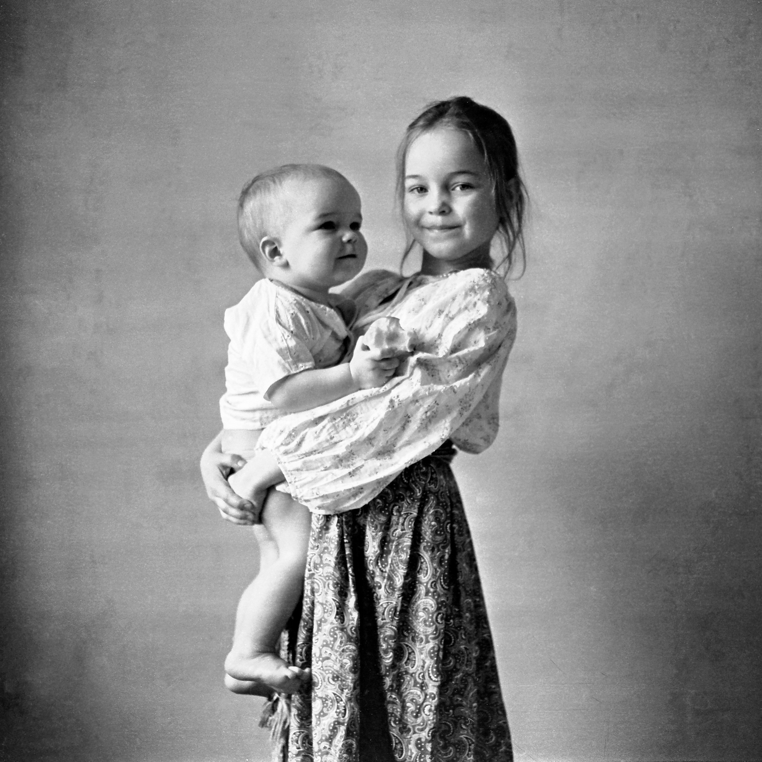 Дети ч/б. ФОТОГРАФ ЛИЛИЯ БИЧУРИНА