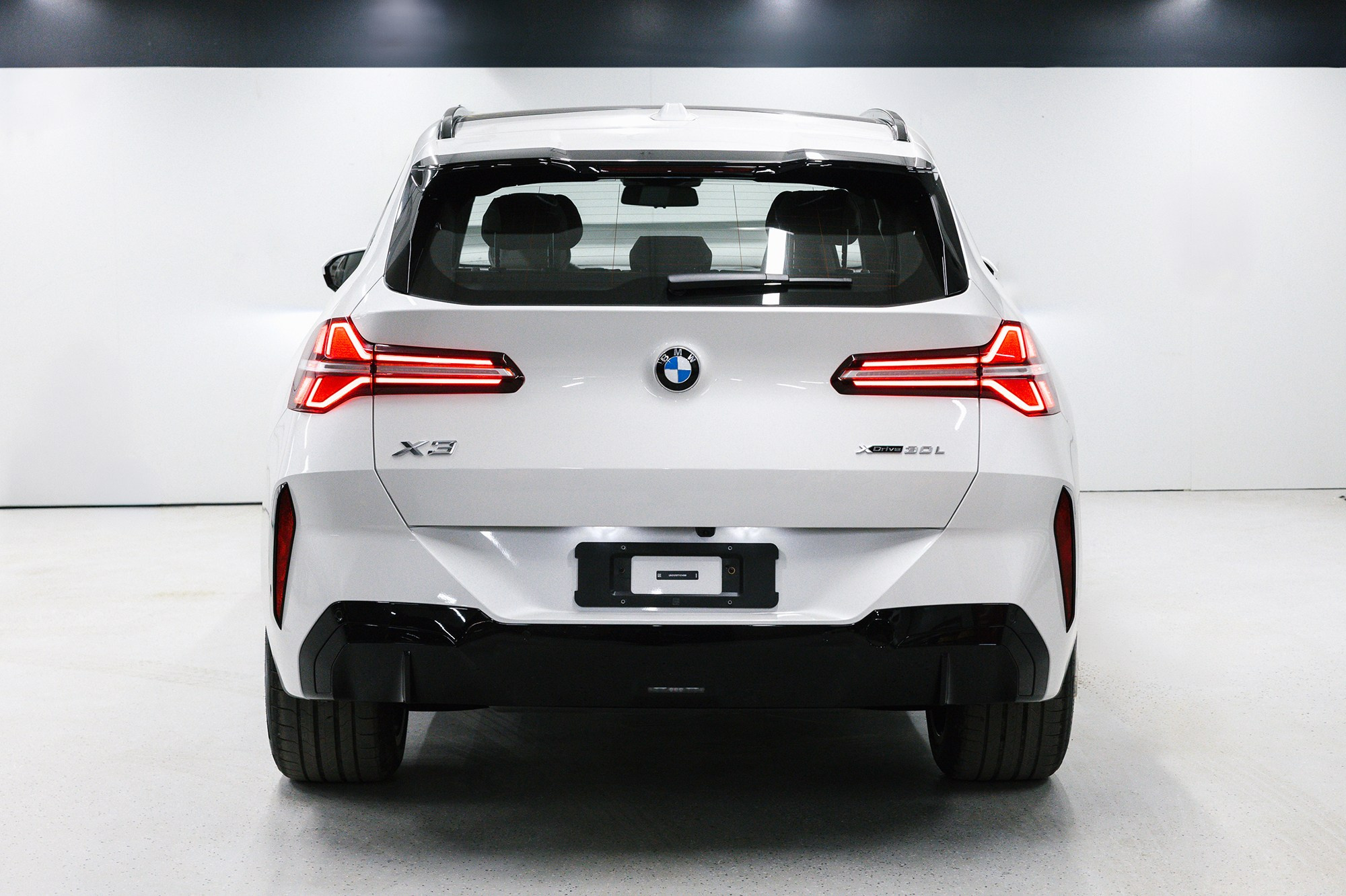 BMW X3 White G45. Новые автомобили