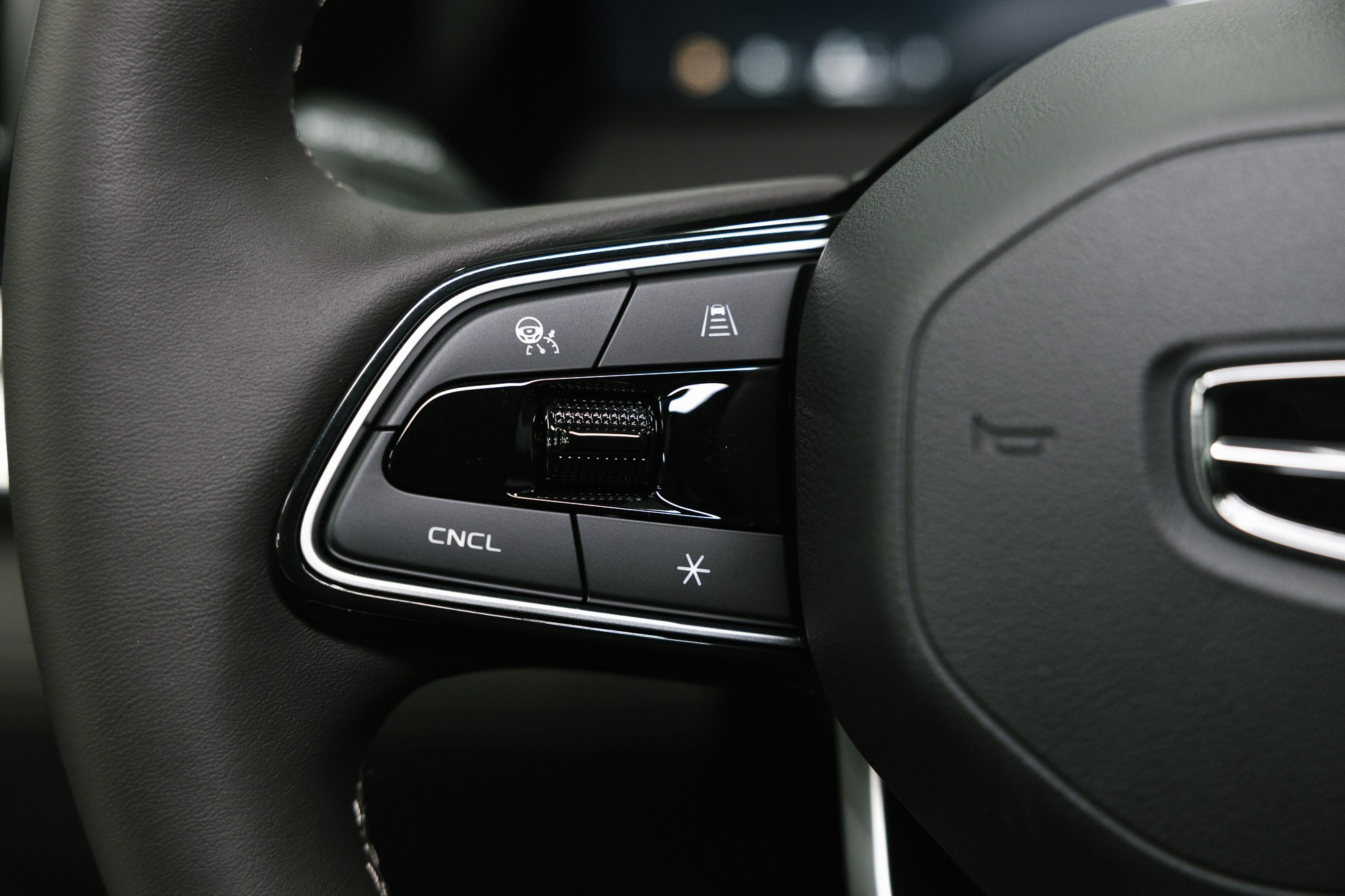 Geely Monjaro 2.0 4WD AT (238 л. с.). Автосалон «Х-Авто»