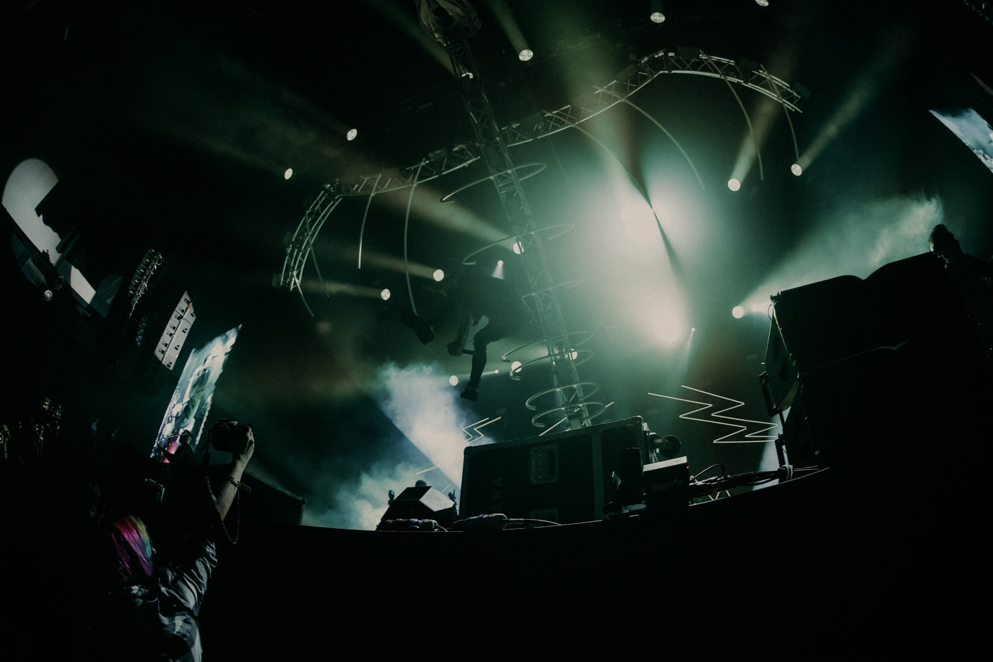 ANACONDAZ @MUSIC MEDIA DOM