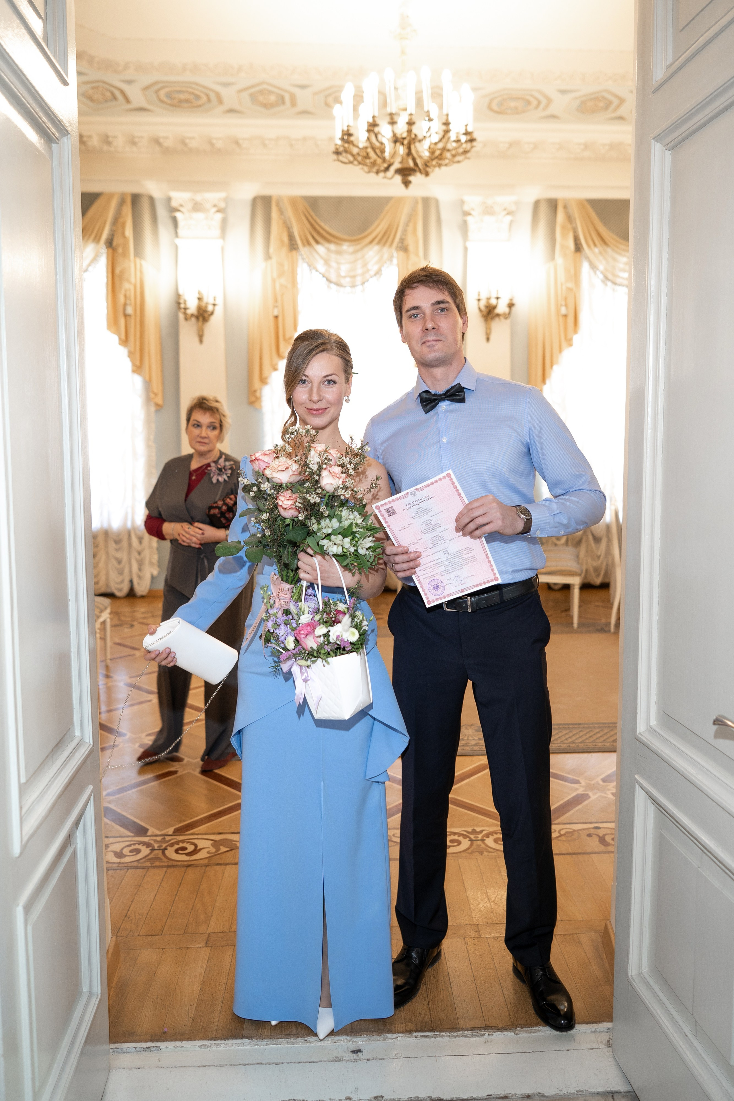 Свадебные фотосессии во дворцах и ЗАГСах Санкт- Петербурга. Свадебный фотограф Александр Невский в Санкт-Петербурге