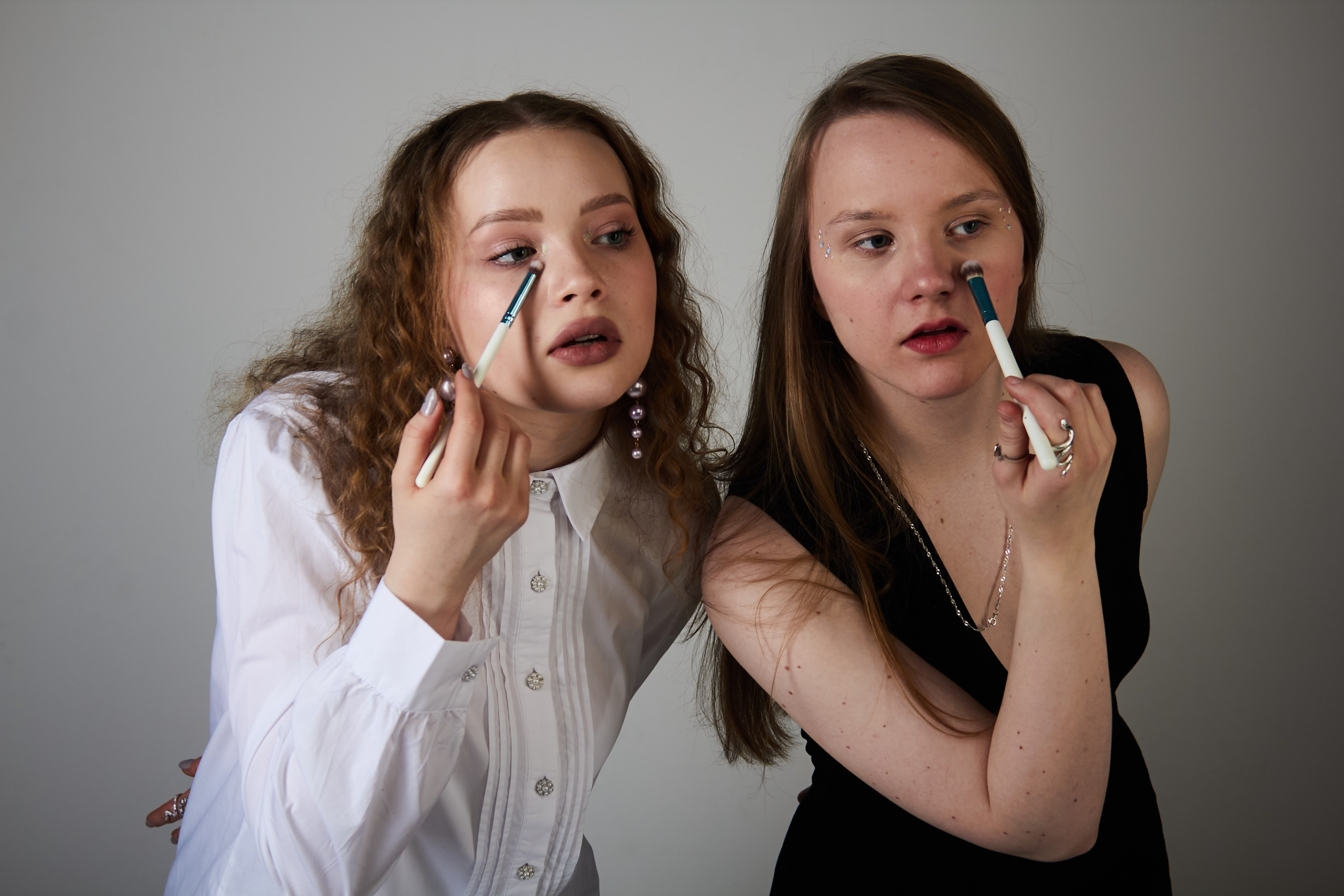 Катя и Оля. Портретный и репортажный фотограф в Москве Алёна Никогосян