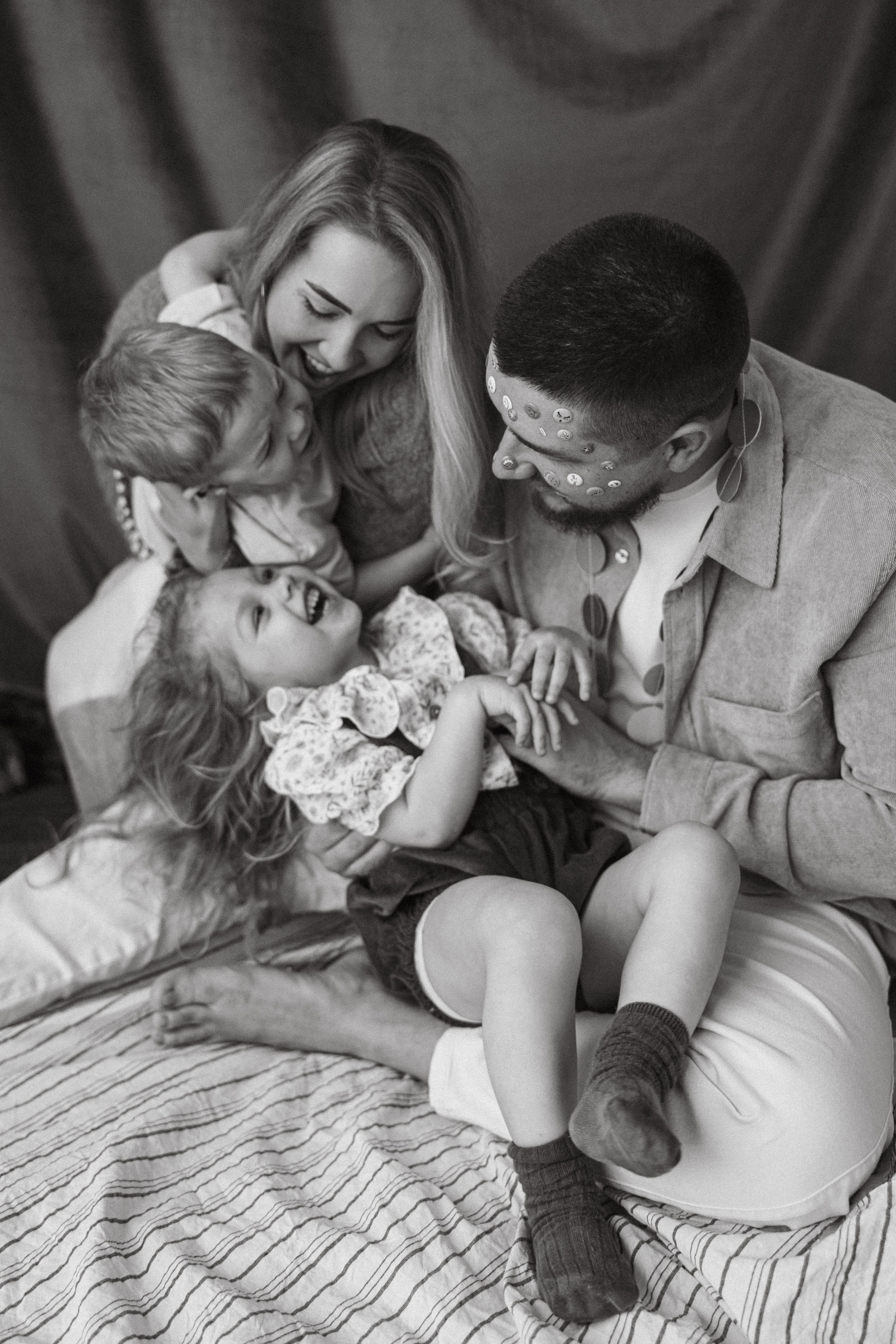 Семейная фотосессия в фотостудии «Mestone», город Краснодар. Семейный и детский фотограф в Краснодаре Анна Трашкова