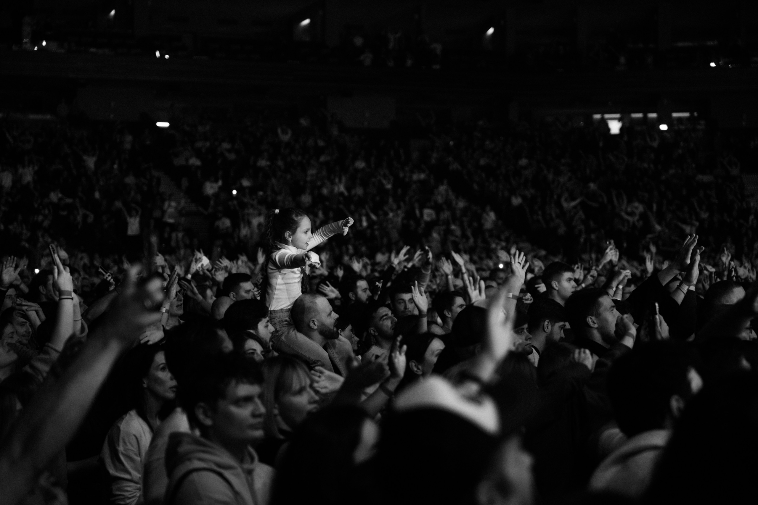 Концерт L'one 19.10.2025 с хором и симфоническом оркестром. Фотограф и видеограф Мария Банщикова, Солнечногорск, Москва