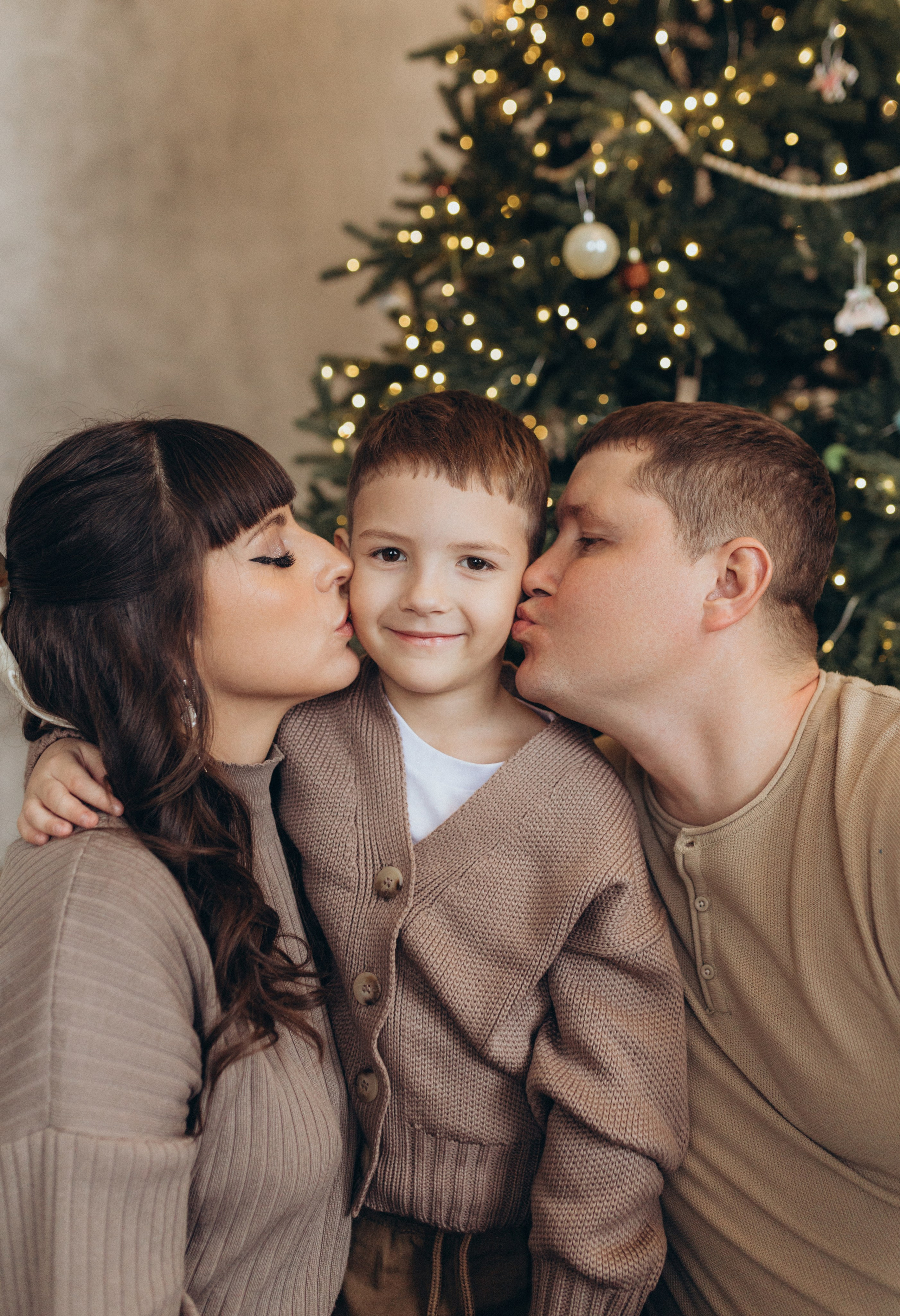 Юля, Вова и Тимочка. Фотограф Кемерово Анастасия Ларионова