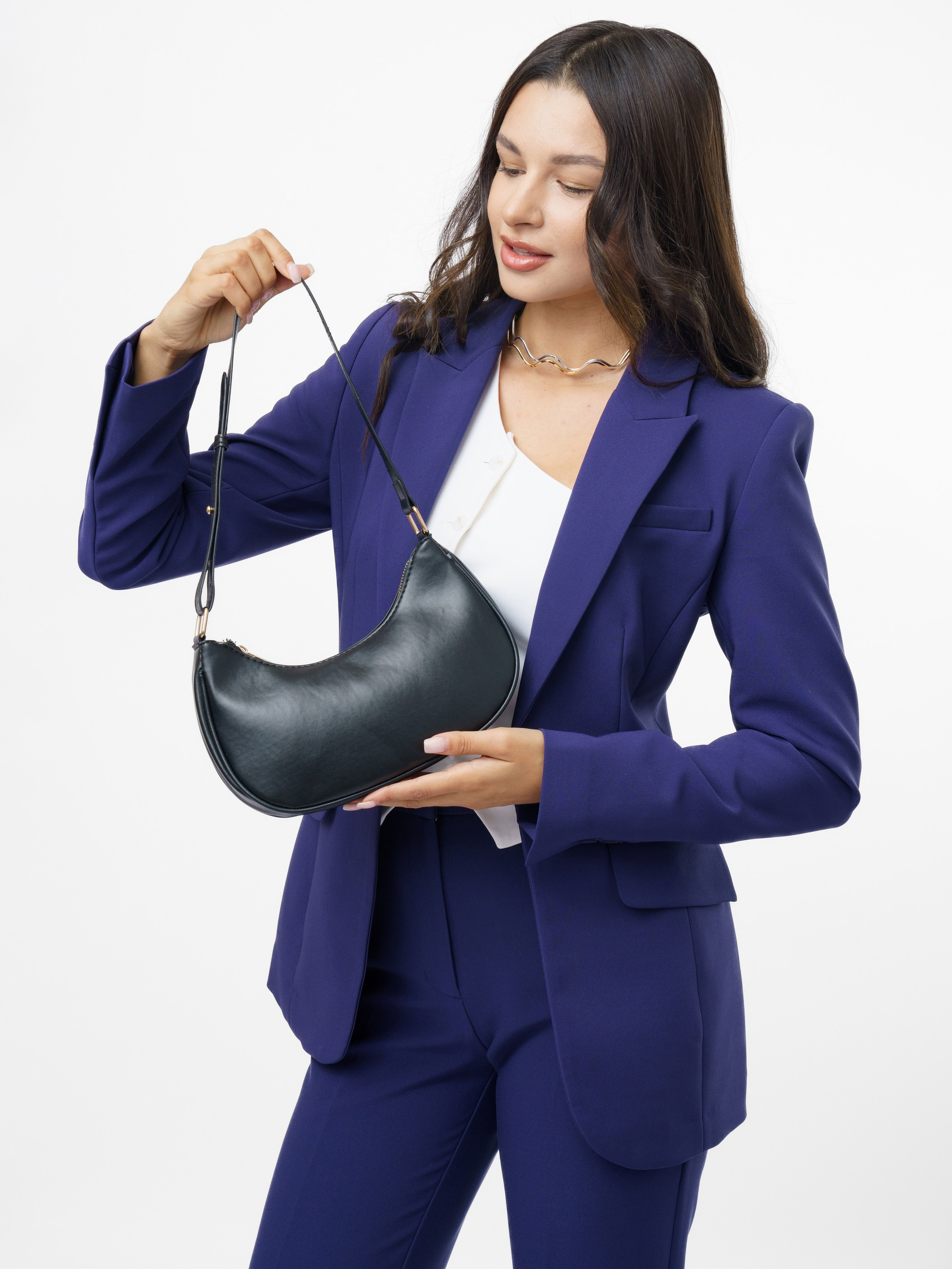 Съемка сумок со стилистом. KED Production — продакшн из СПб. Создаём фото, видео и контент, который помогает брендам и селлерам продавать больше