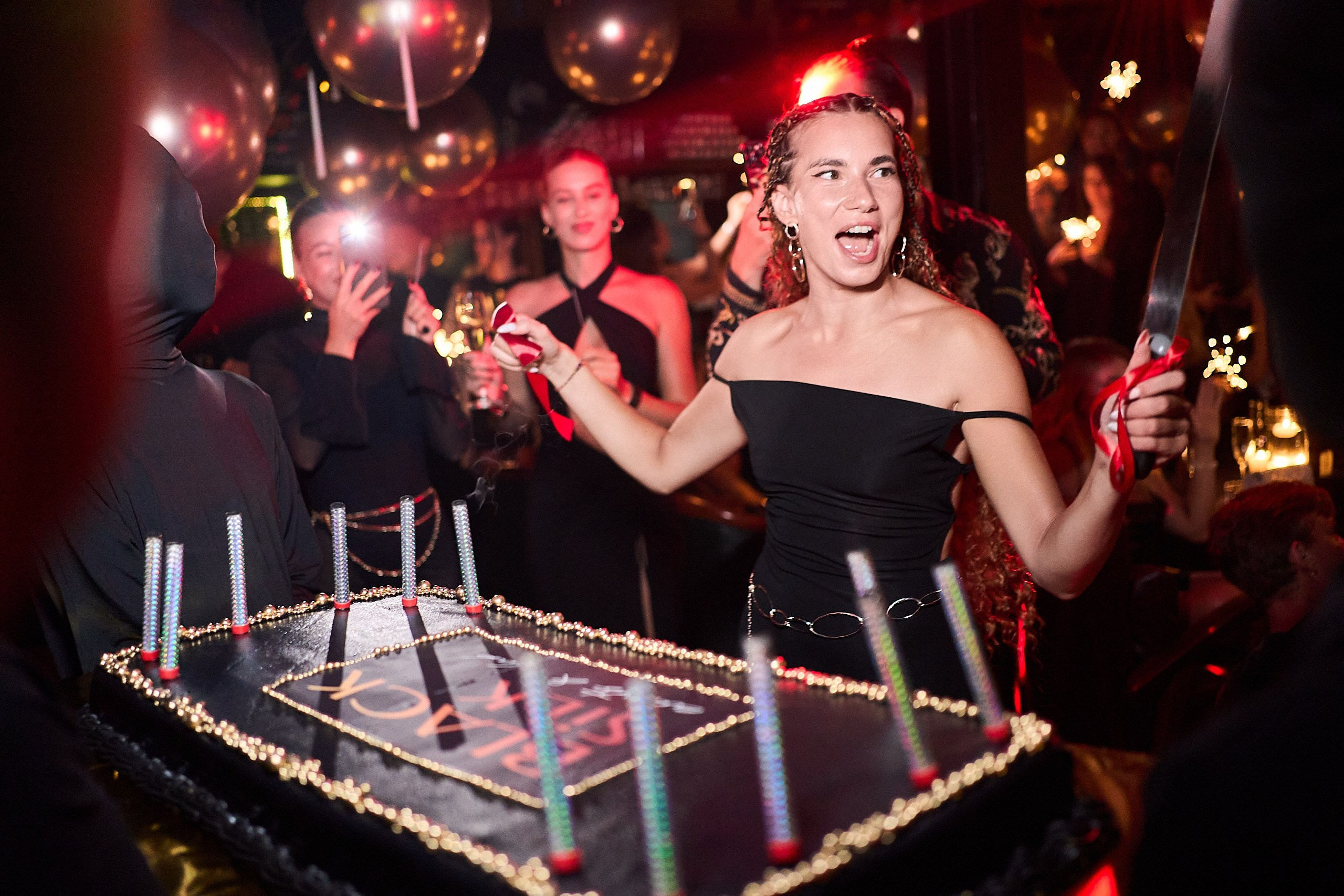 Black silk. Главная