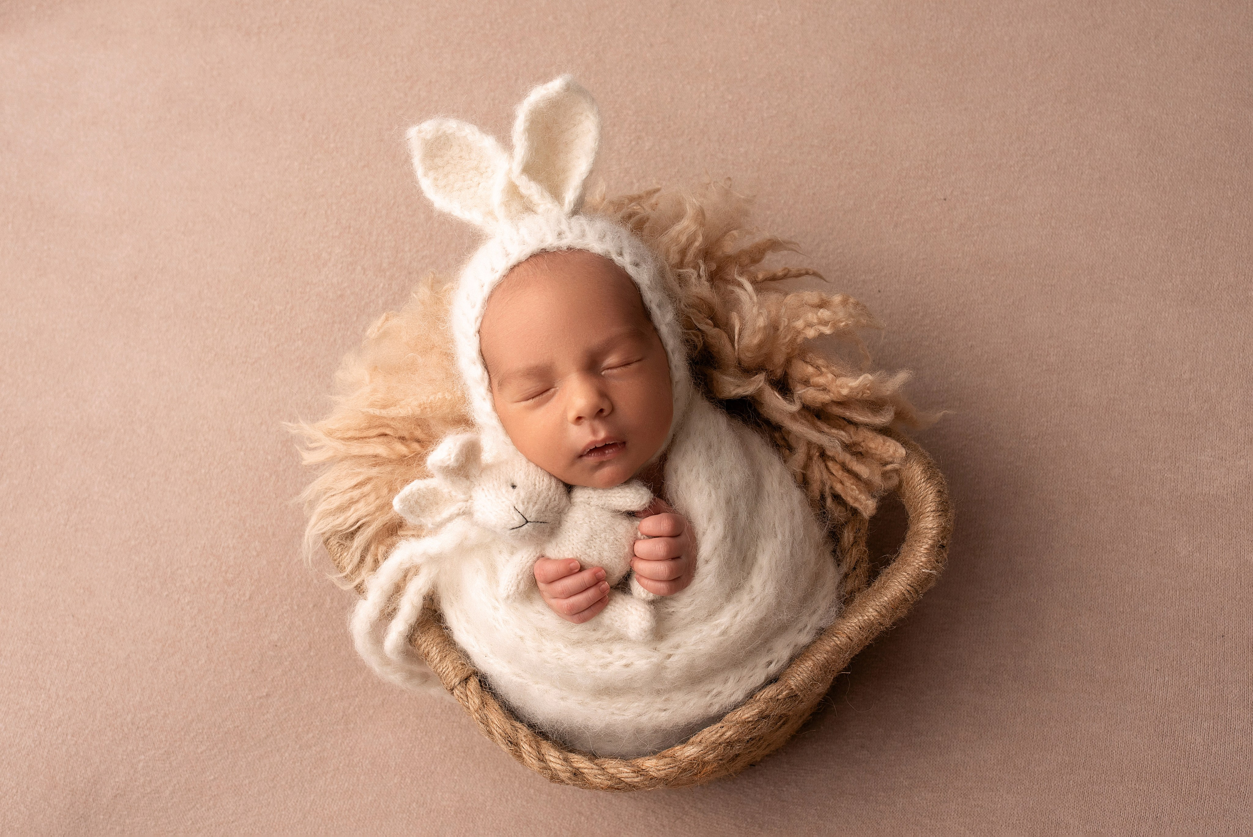 Новорождённые (в обмотках). Детский фотограф новорождённых в Минске Боровик Екатерина