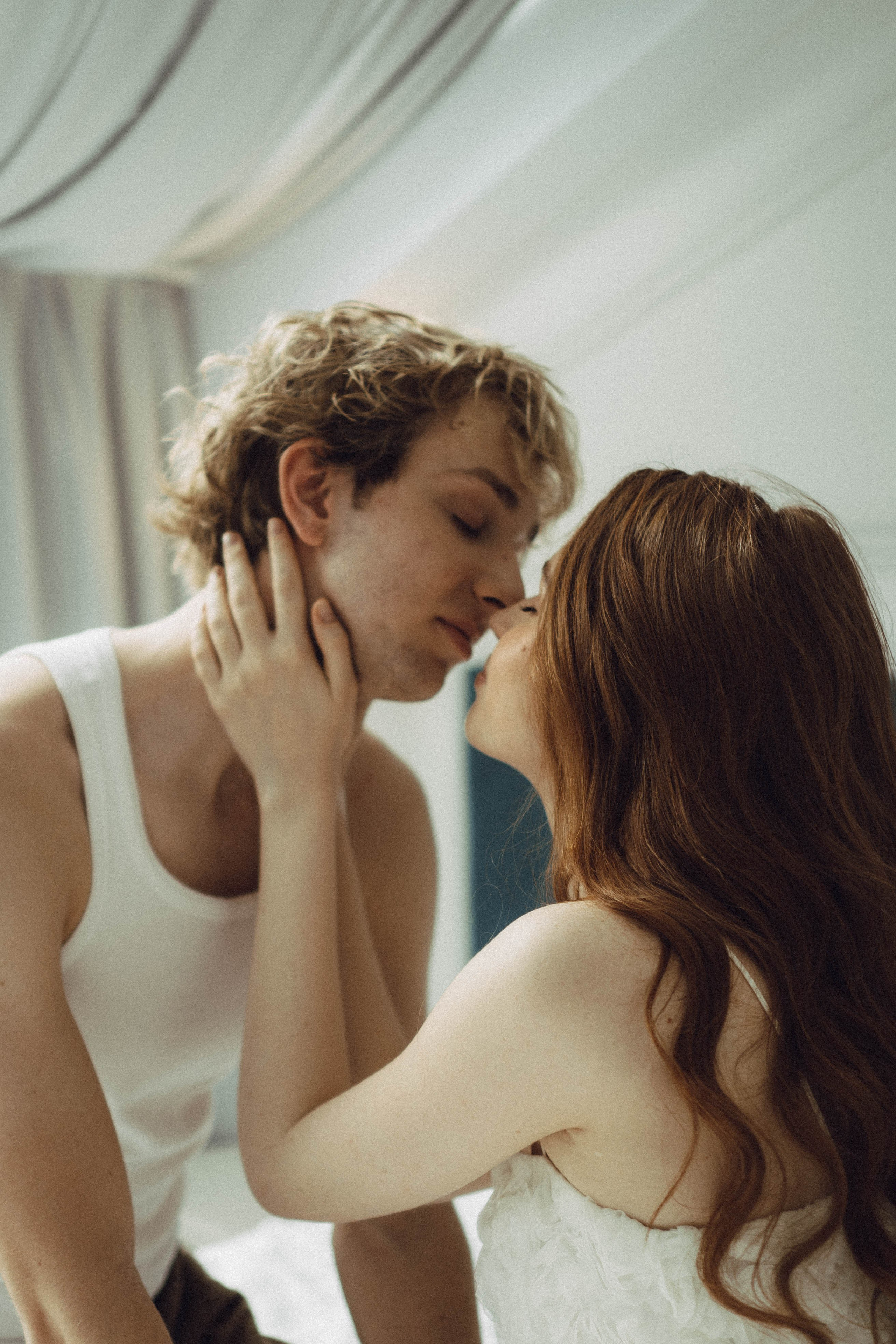 СВАДЕБНАЯ СЬЕМКА В ОТЕЛЕ. СБОРЫ ЖЕНИХА И НЕВЕСТЫ И ТАКЖЕ ТОР И ПОДГОТОВКА К ПРОГУЛКЕ. Профессиональный фотограф, Санкт-Петербург — Виктория Богомолова