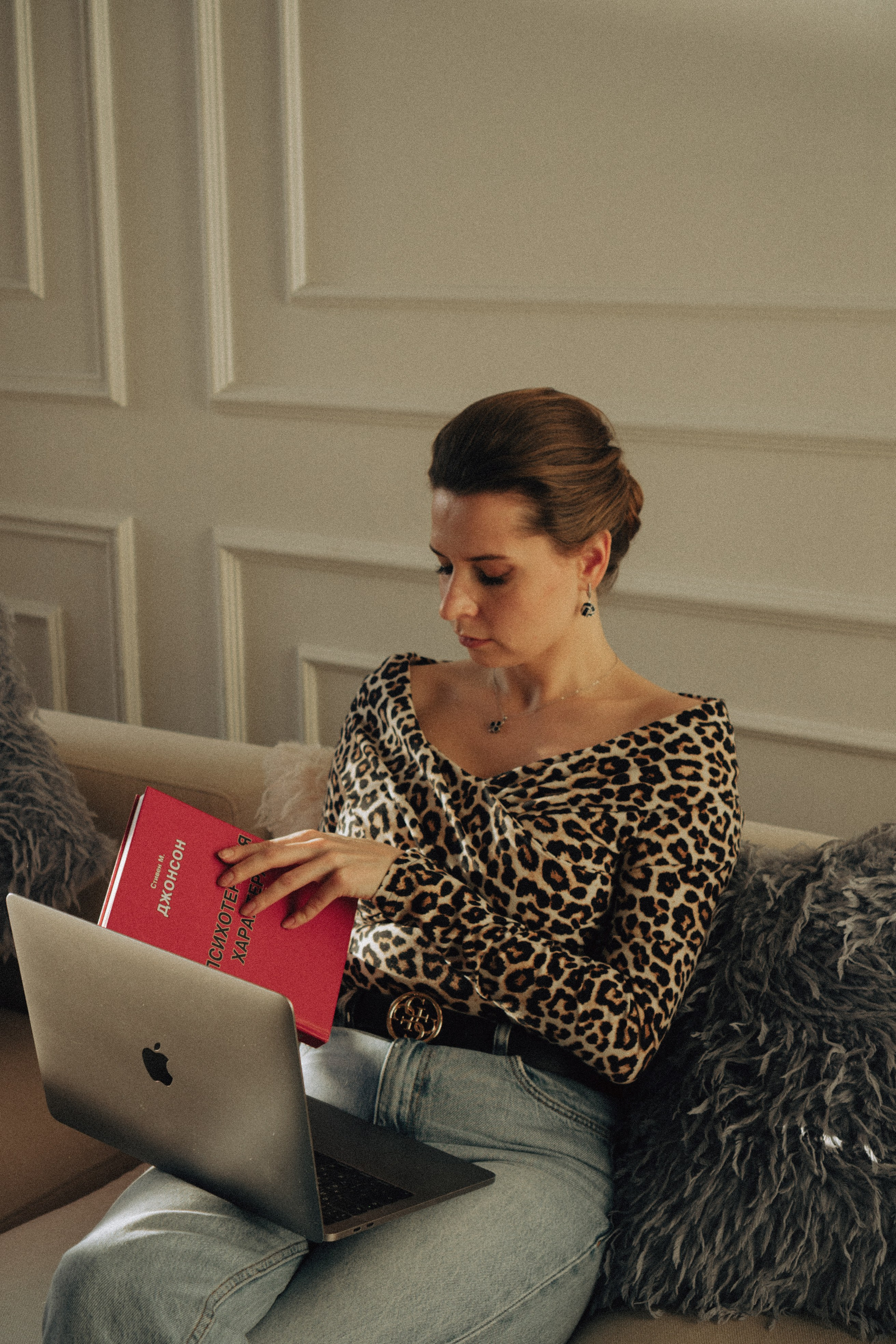 ФОТОСЕСИИЯ В СТУДИИ ДЛЯ ДЕВУШКИ ПСИХОЛОГА. Профессиональный фотограф, Санкт-Петербург — Виктория Богомолова